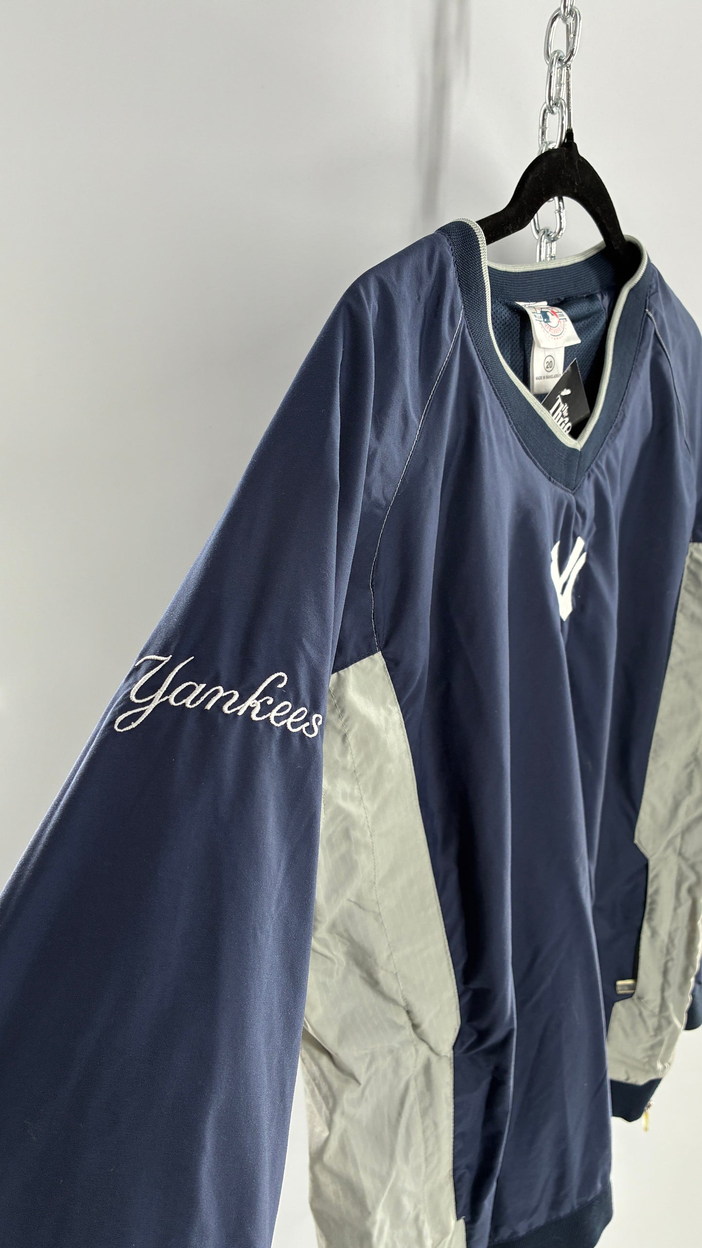Vintage YANKEES Windbreaker Crewneck with Embroidered Logo (20)