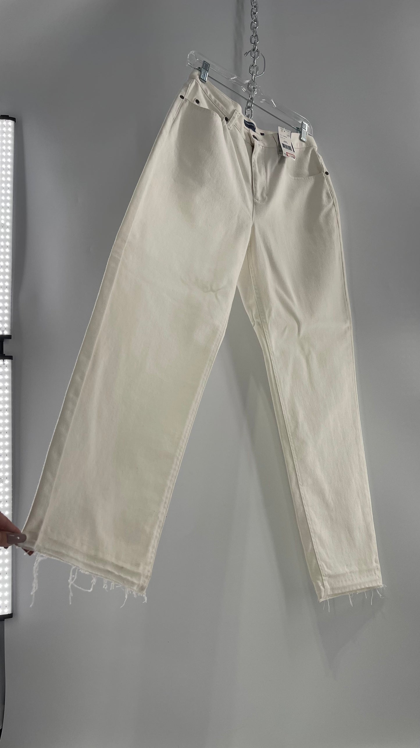 Dead stock Vintage White Liz Claiborne Jeans with distressed hem(Size 10 regular)