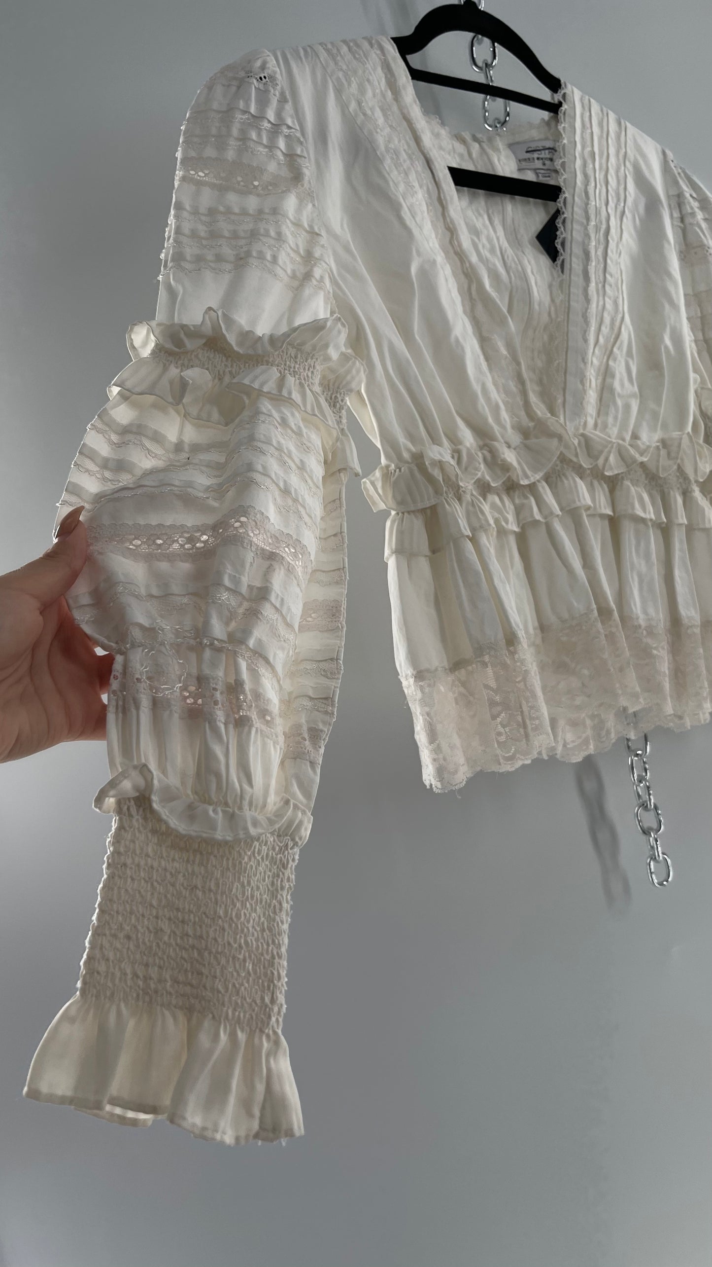 CISTAR NEW YORK White Balloon Sleeve Blouse Adorned in Delicate Ruffled and Lace (Medium)