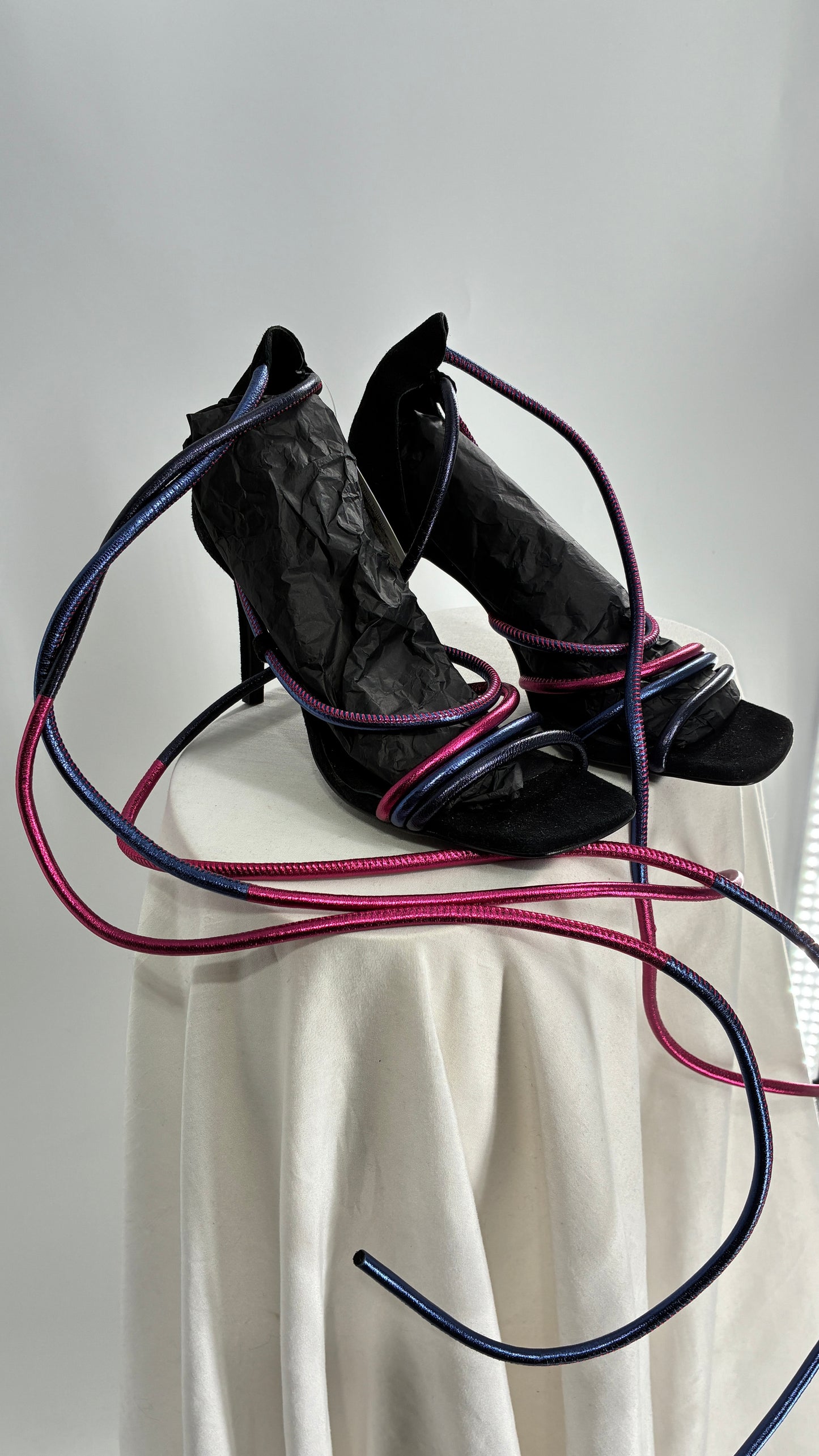 Free People Square Toe, Wrap Around Gladiator Style Metallic Fuchsia Heel (38)