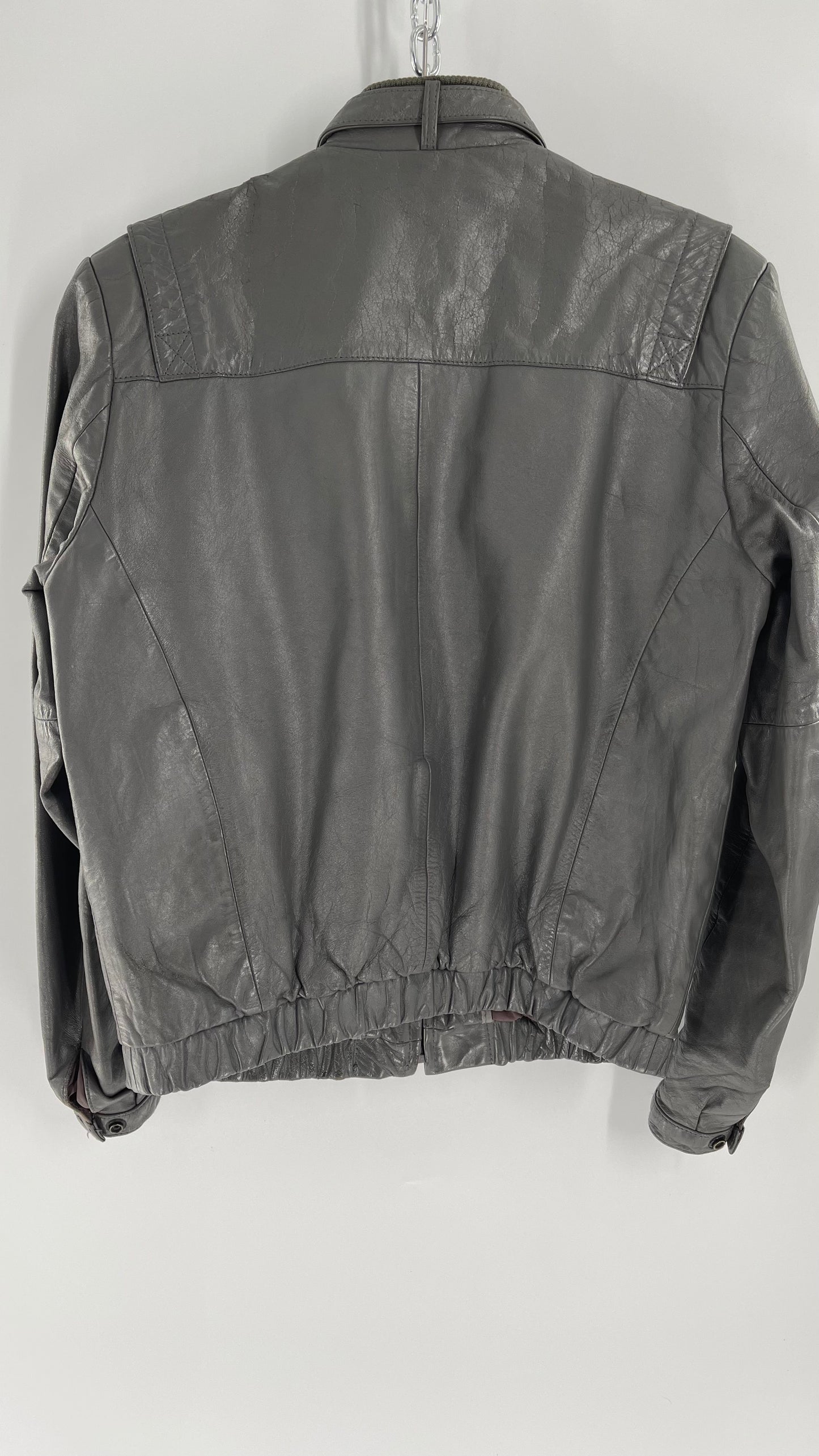 Vintage WILSON Gray Leather Motorcycle Jacket with Neck Strap (C)(36)