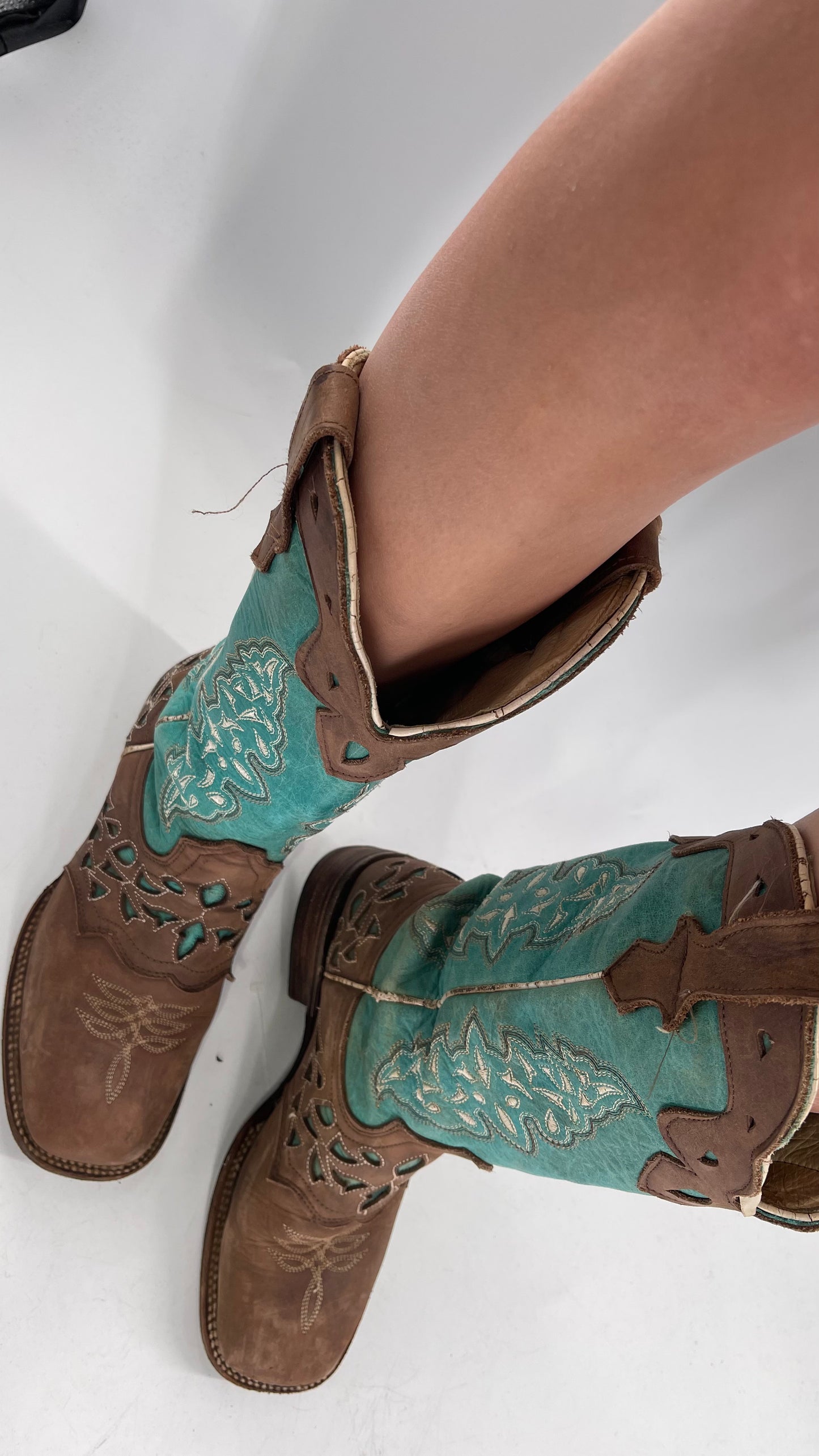 Porto Rebelde Turquoise Blue and Brown Leather Lazer Cut Embroidered Boots (6.5)