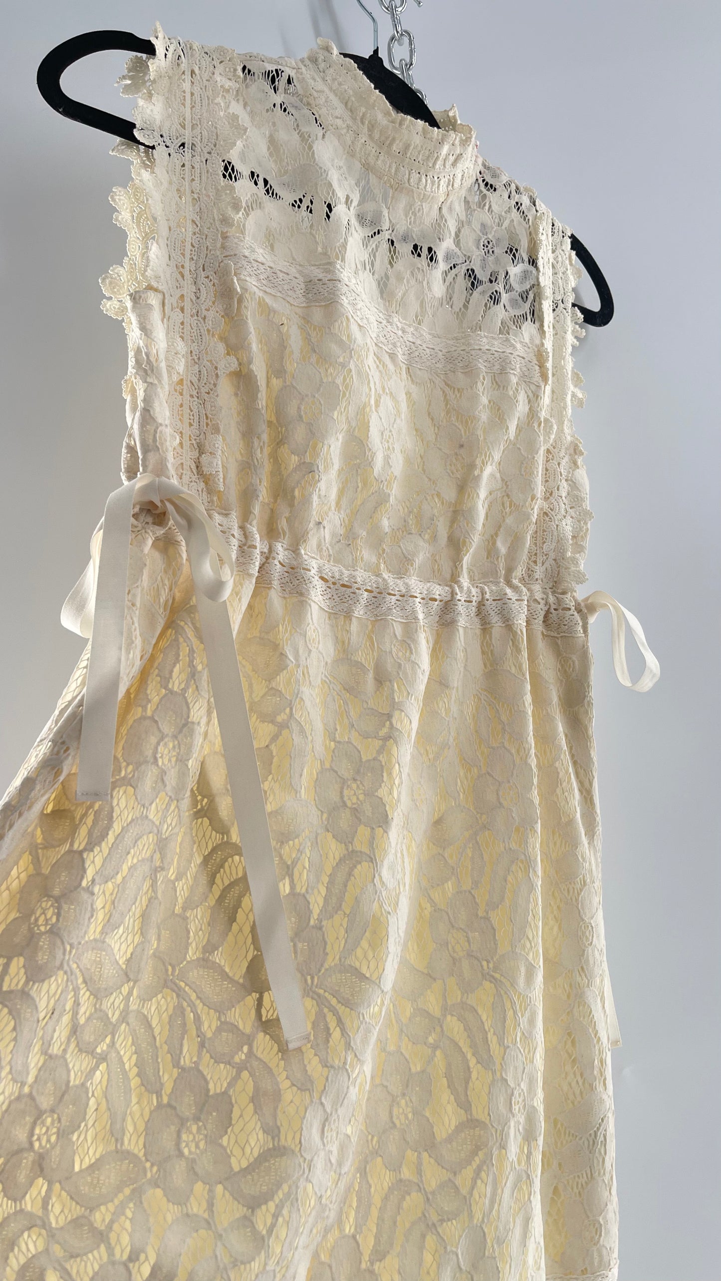 Eri + Ali Anthropologie Velvet Lace MIDI Dress with High Neckline and Side Bow Ties(XS)