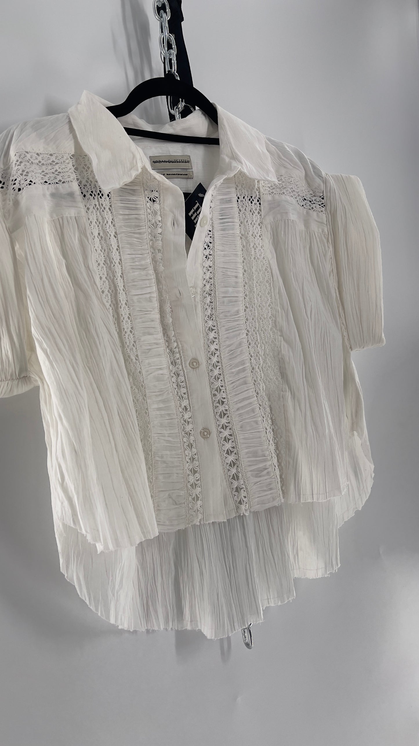 Urban Outfitters White Crimped Cotton High Low Button Up (Small)