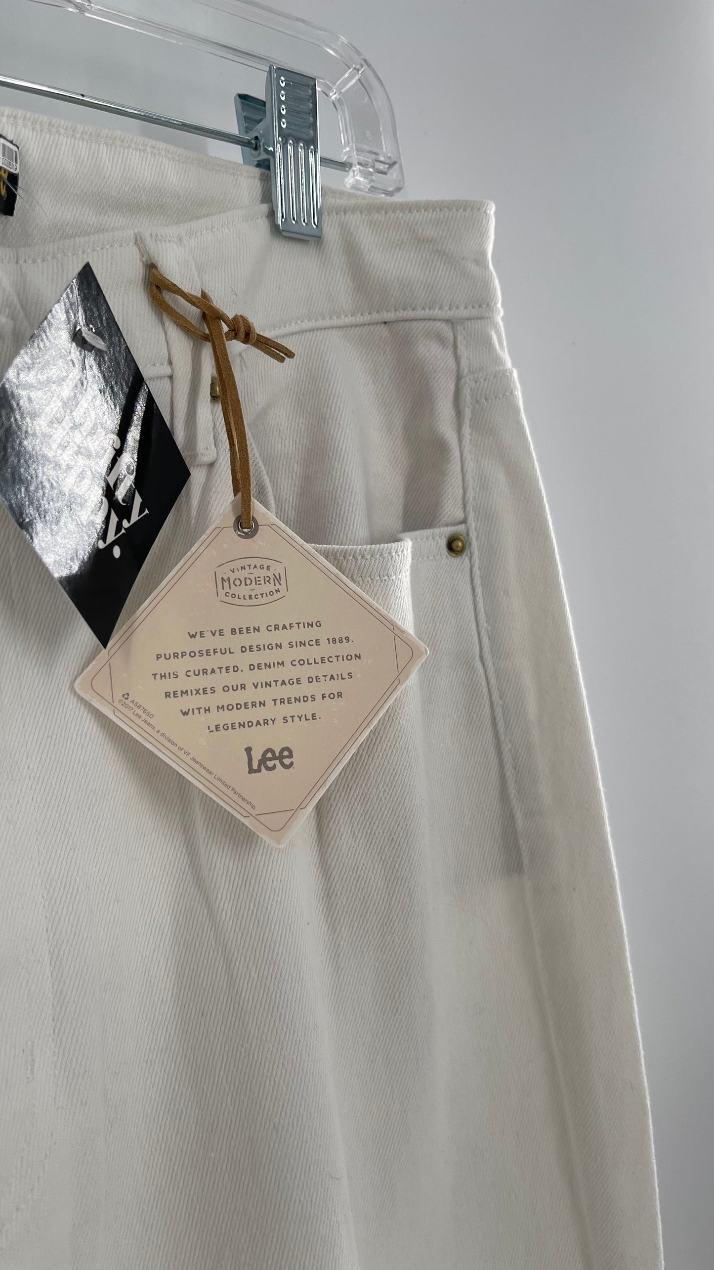 Free People X Lee White Denim Vintage Modern Flares (31)