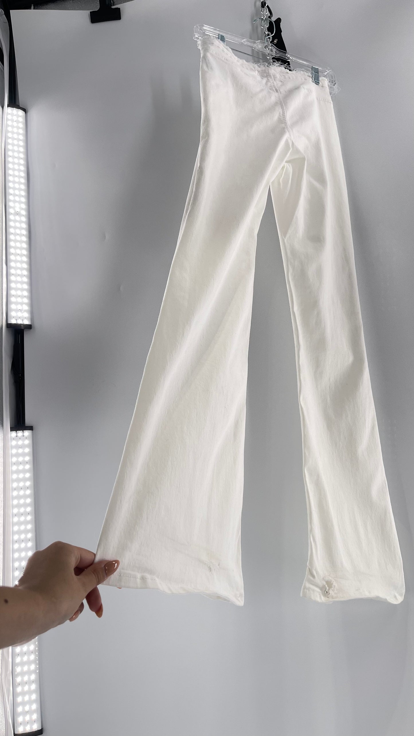 BDG White Frayed Waistline Scrunch Front Bell Bottoms (27)