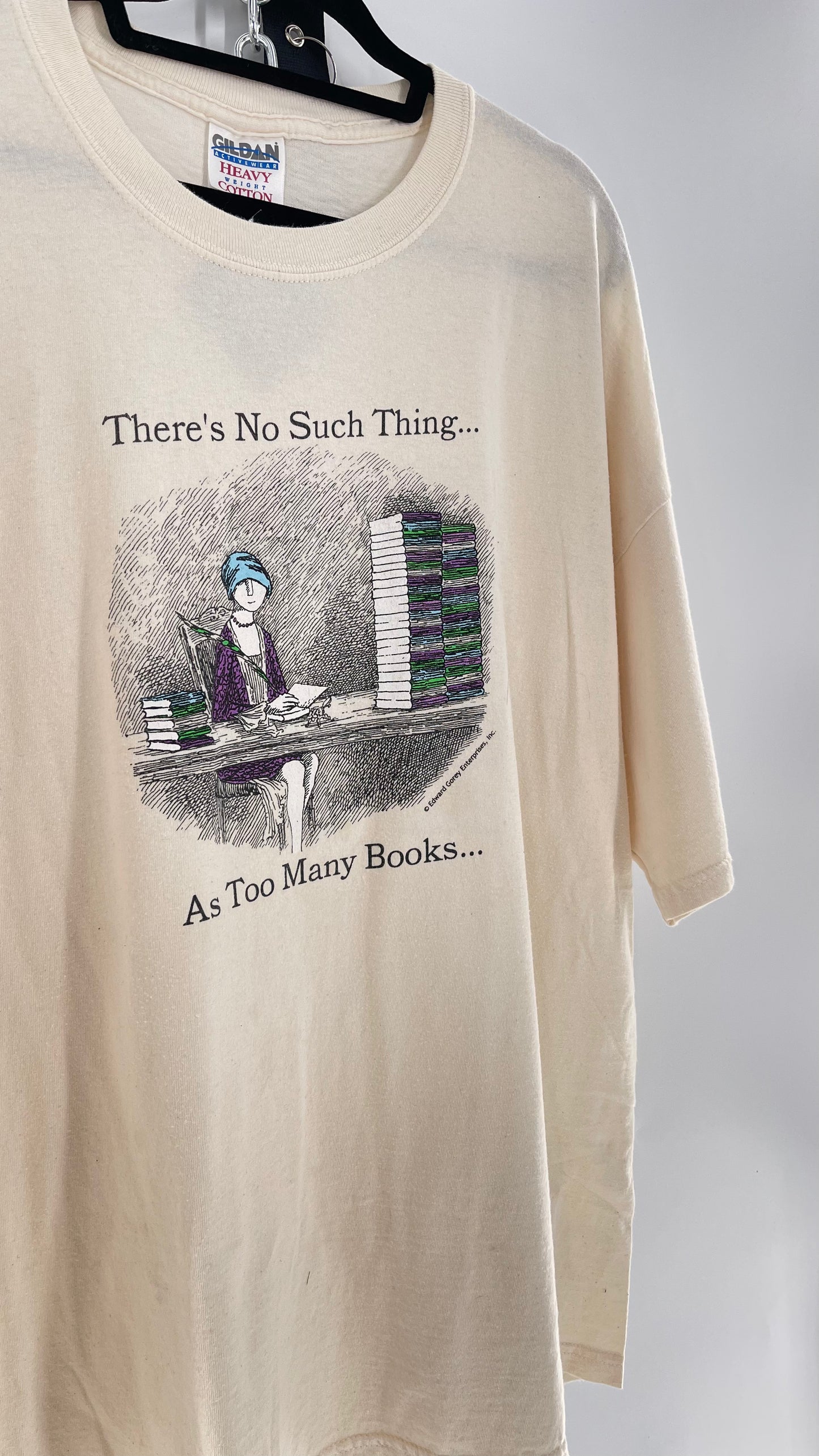 Vintage “There’s No Such Thing as Too Many Books” (XXL)