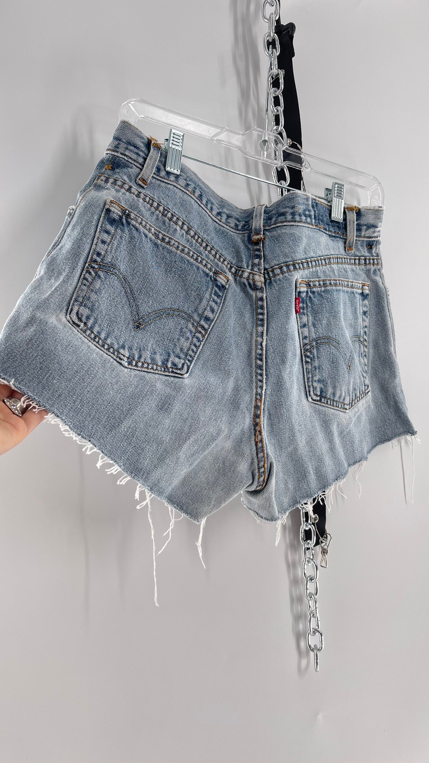 Levi Frayed Light Wash Denim Shorts (30/31)