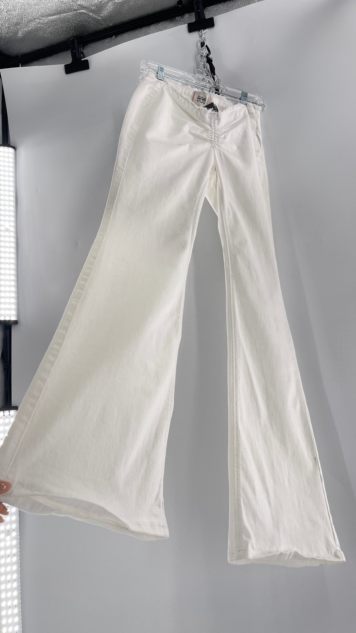 BDG White Frayed Waistline Scrunch Front Bell Bottoms (27)