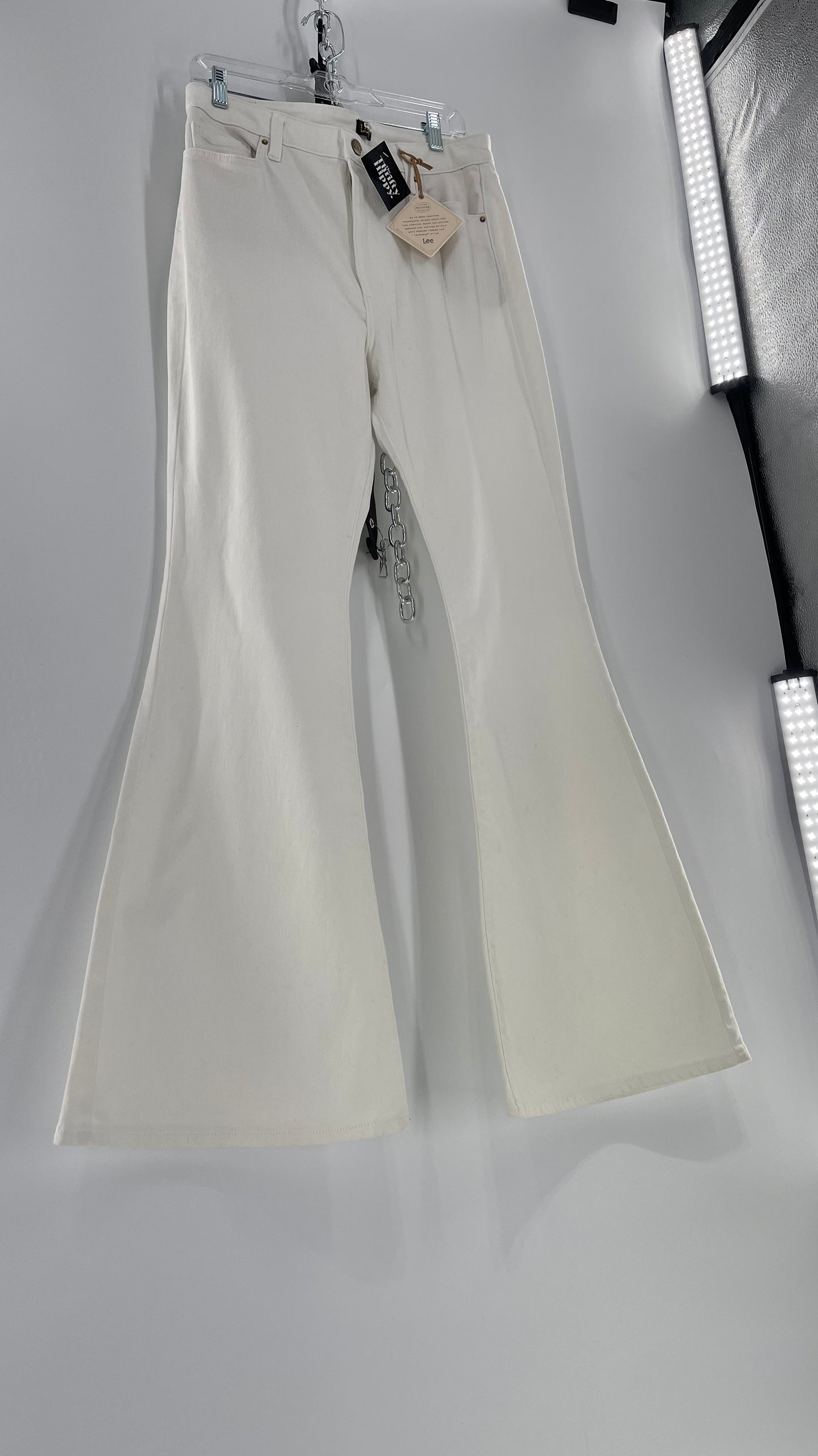 Free People X Lee White Denim Vintage Modern Flares (26)