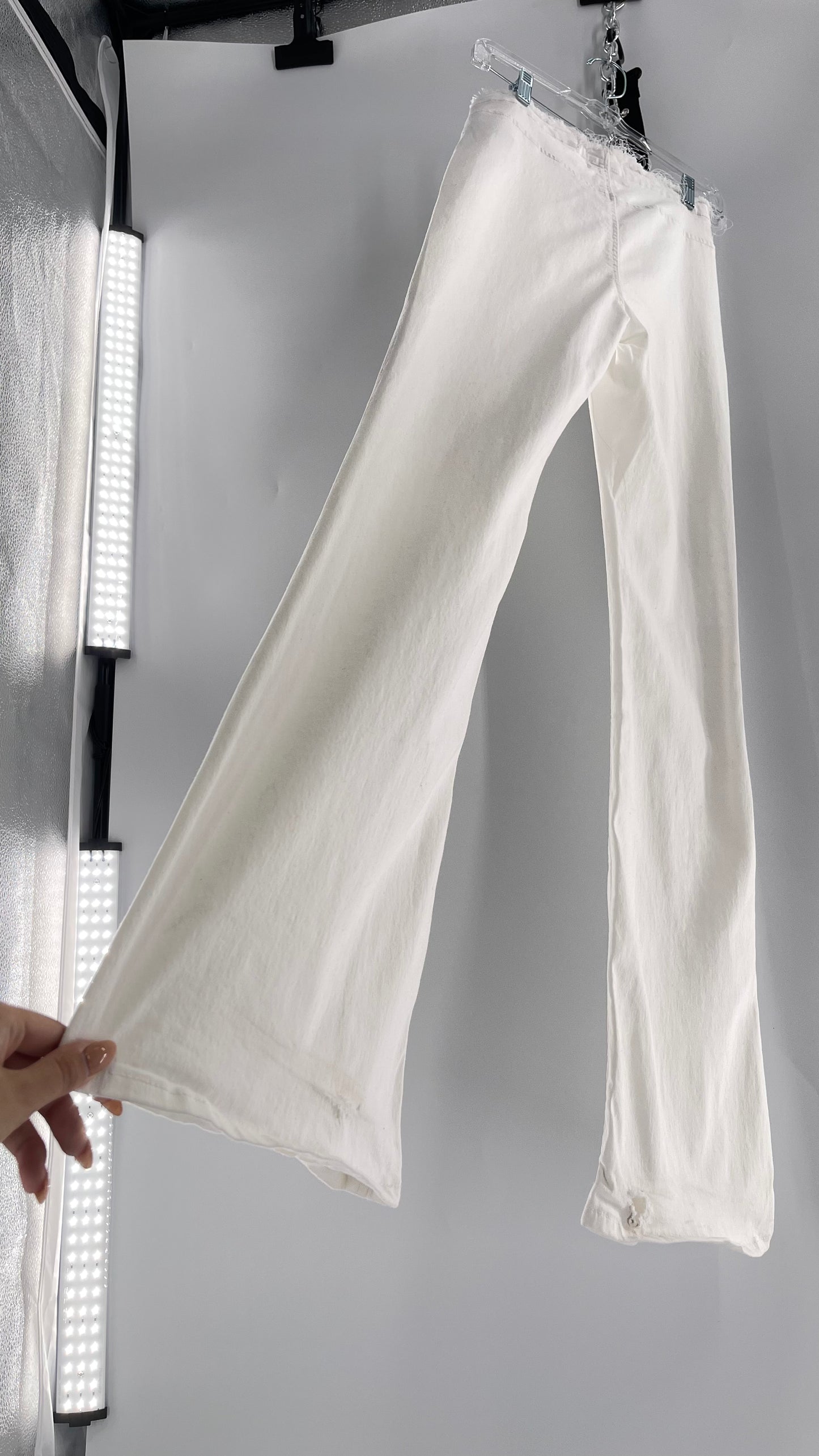 BDG White Frayed Waistline Scrunch Front Bell Bottoms (27)