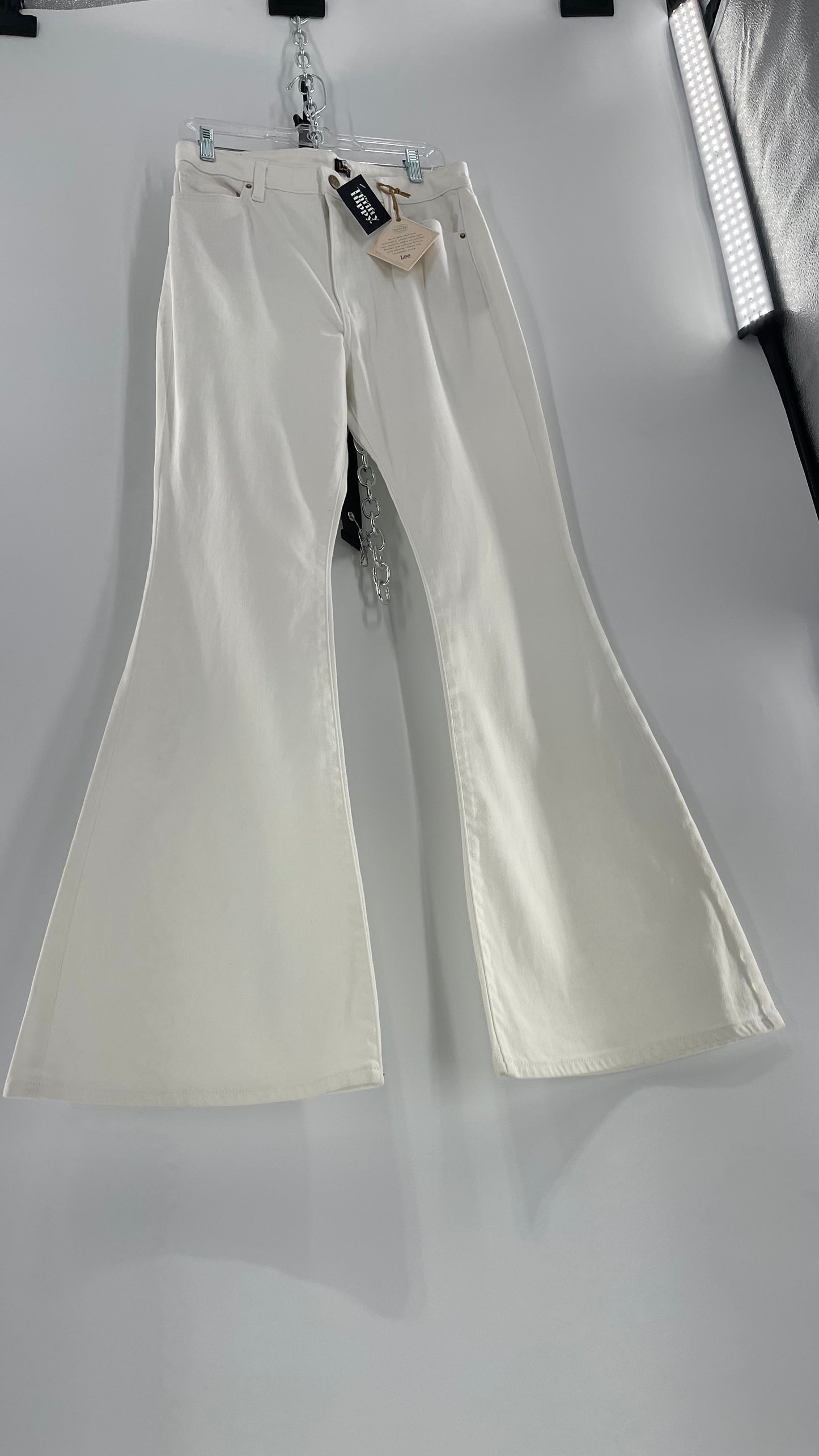 Free People X Lee White Denim Vintage Modern Flares (31)