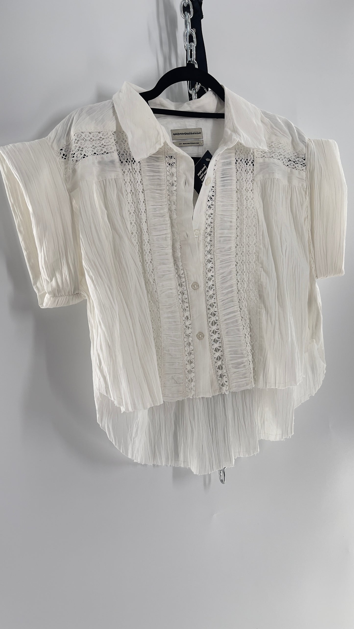 Urban Outfitters White Crimped Cotton High Low Button Up (Small)