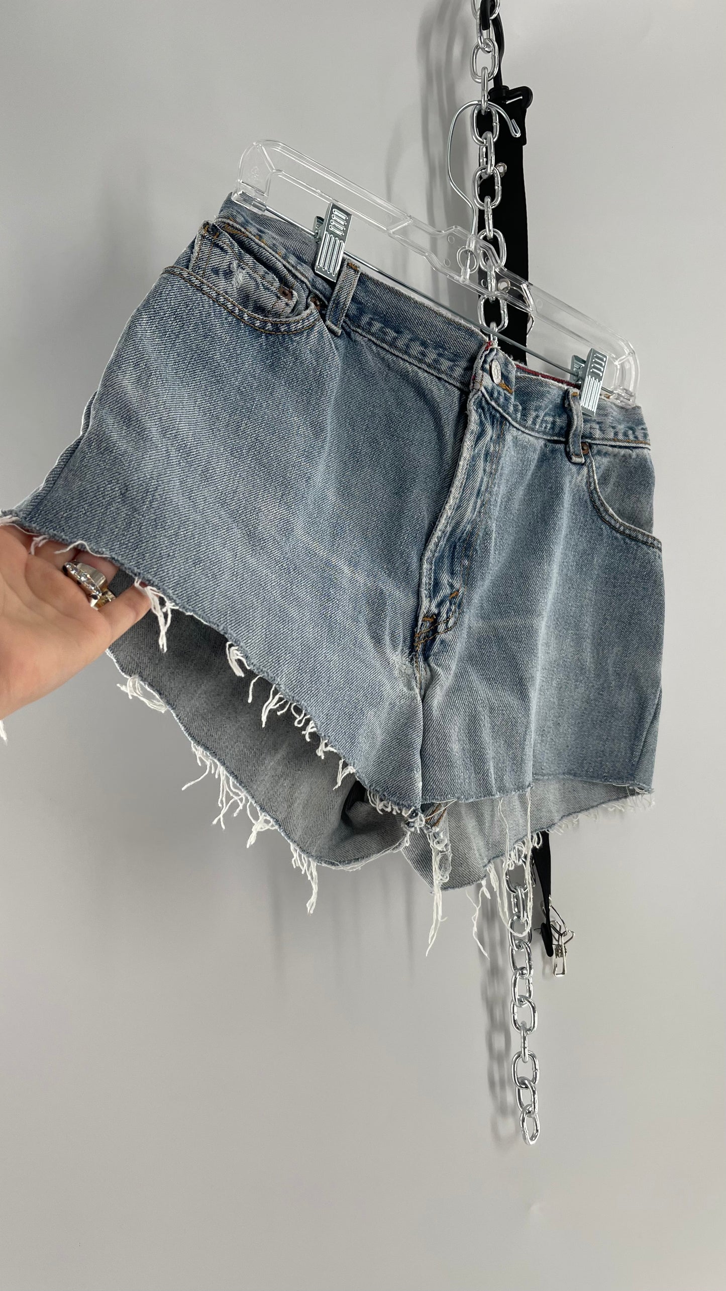 Levi Frayed Light Wash Denim Shorts (30/31)