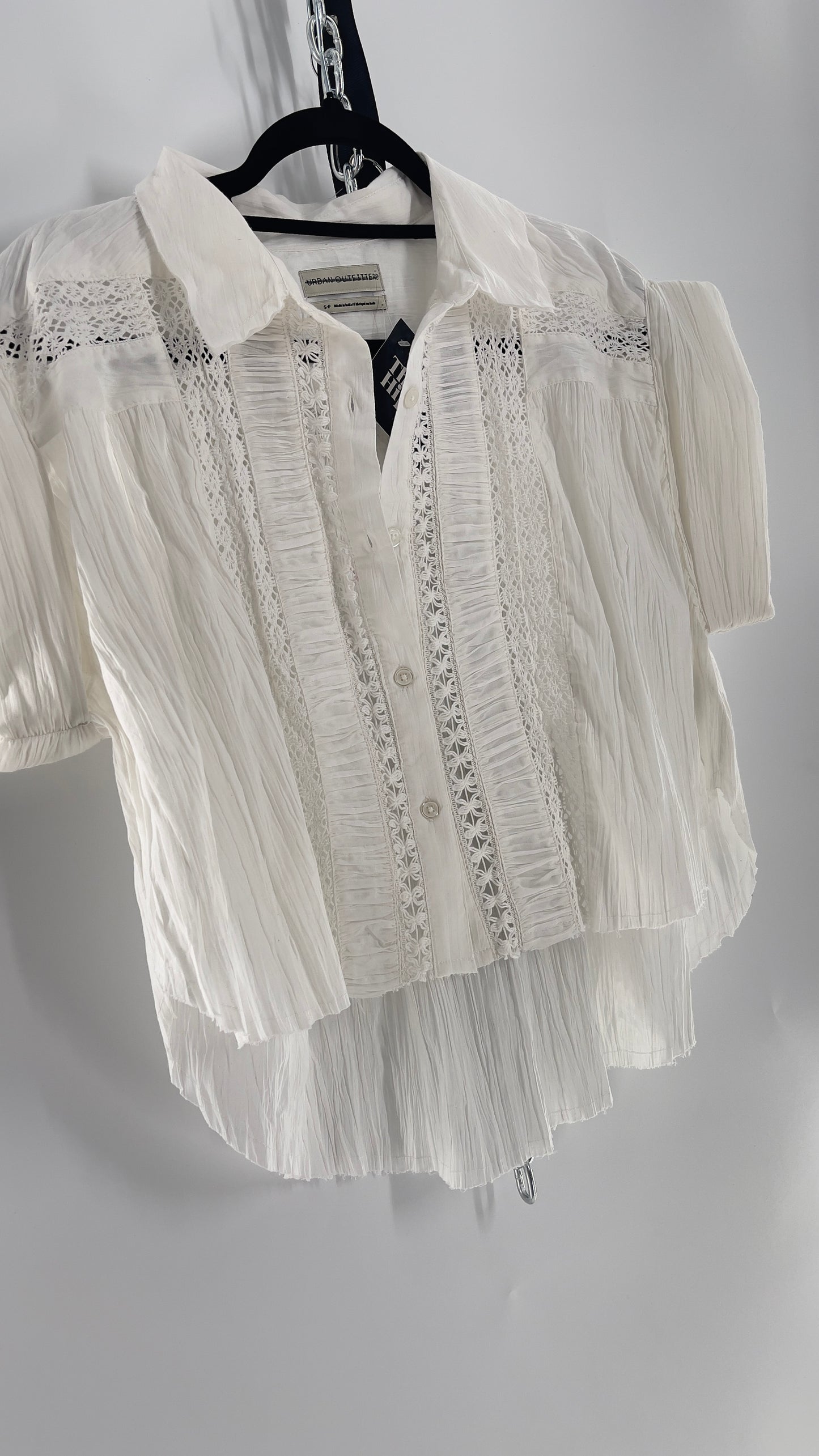 Urban Outfitters White Crimped Cotton High Low Button Up (Small)