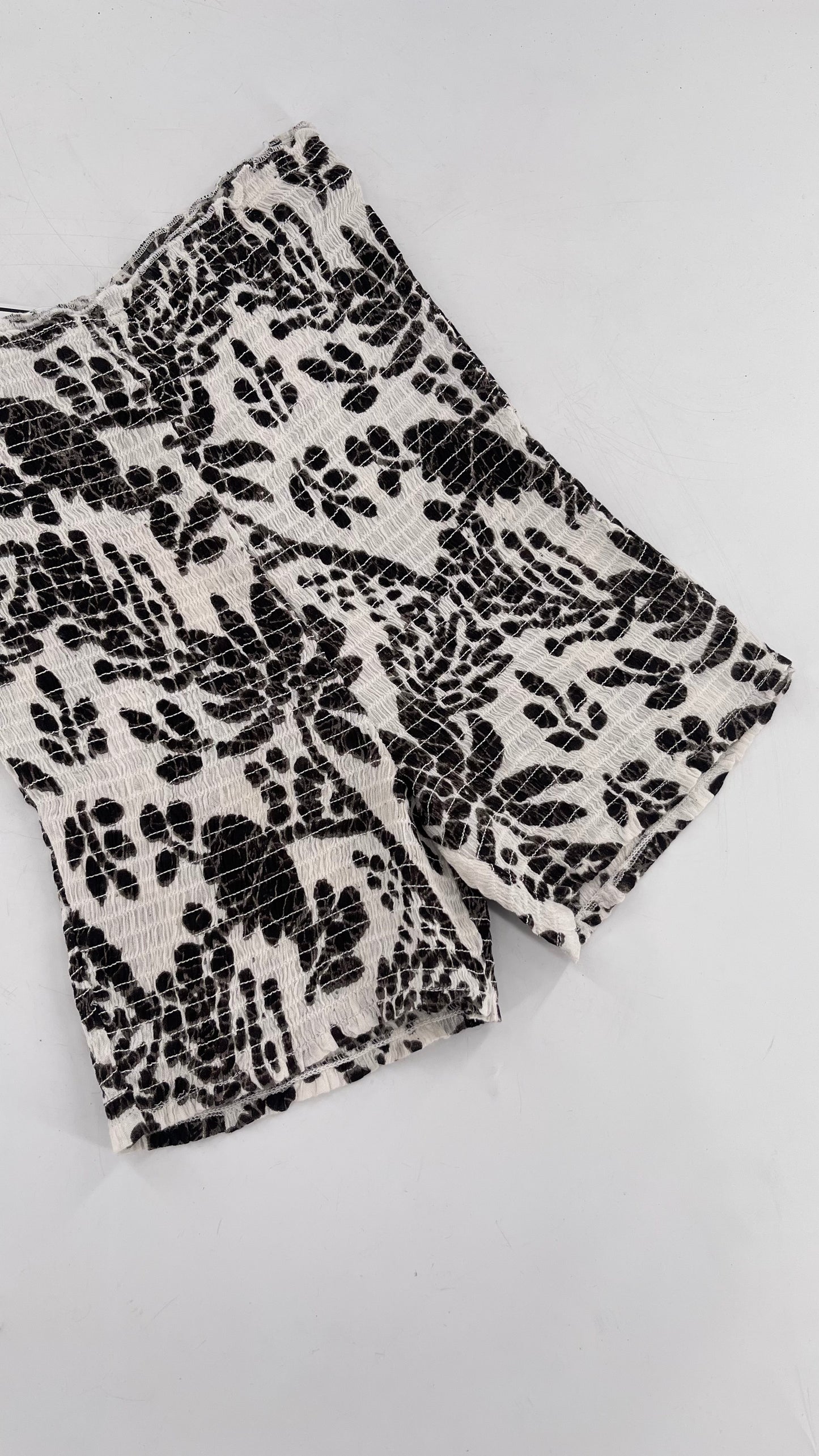 Free People White/Black Patterned Smocked Shorts (XS/S)