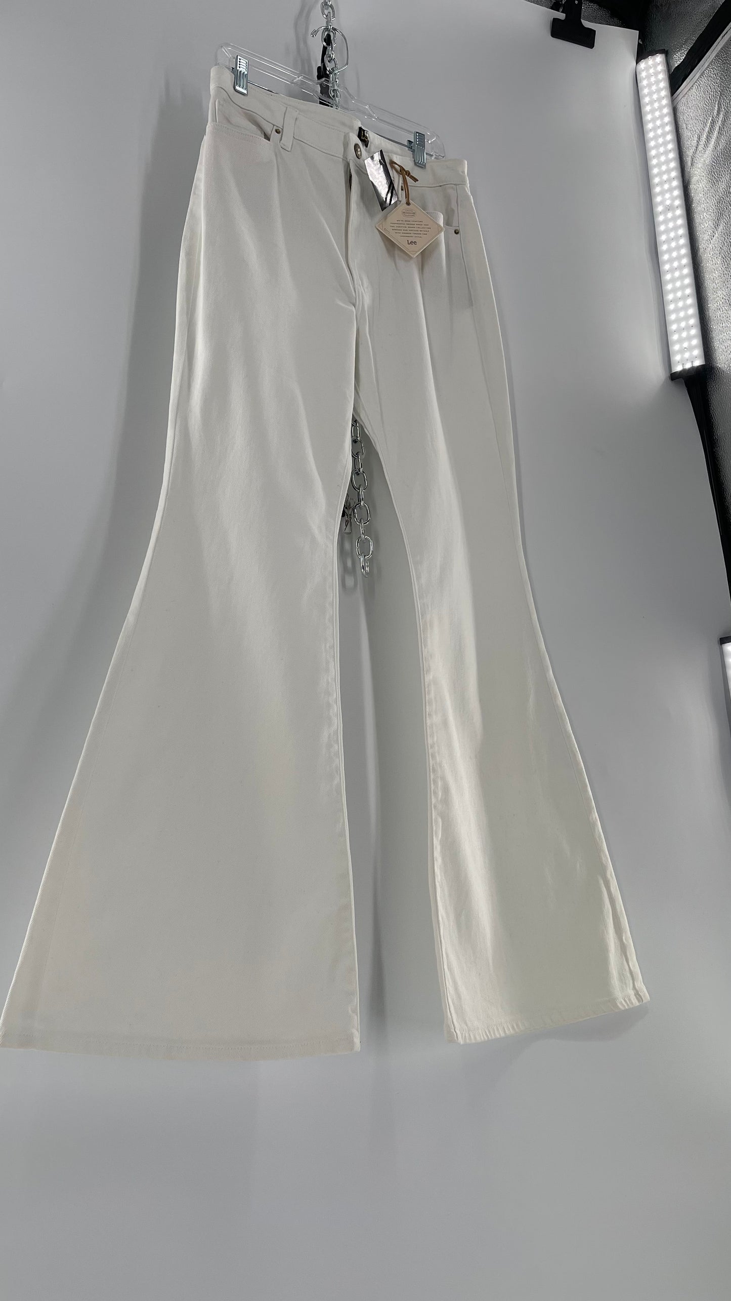 Free People X Lee White Denim Vintage Modern Flares (26)