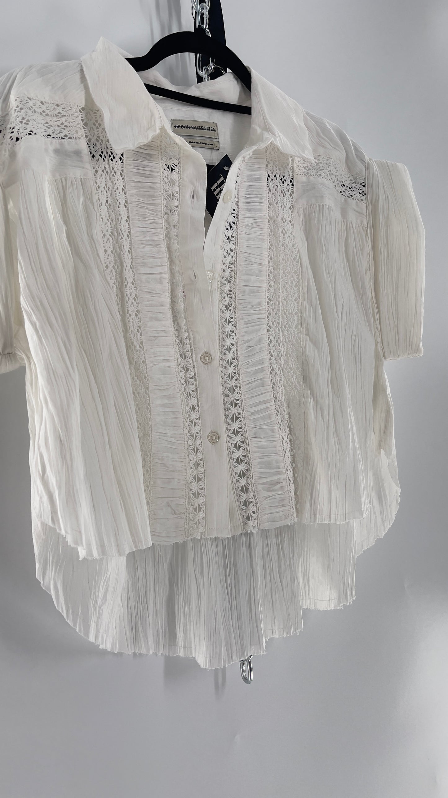 Urban Outfitters White Crimped Cotton High Low Button Up (Small)