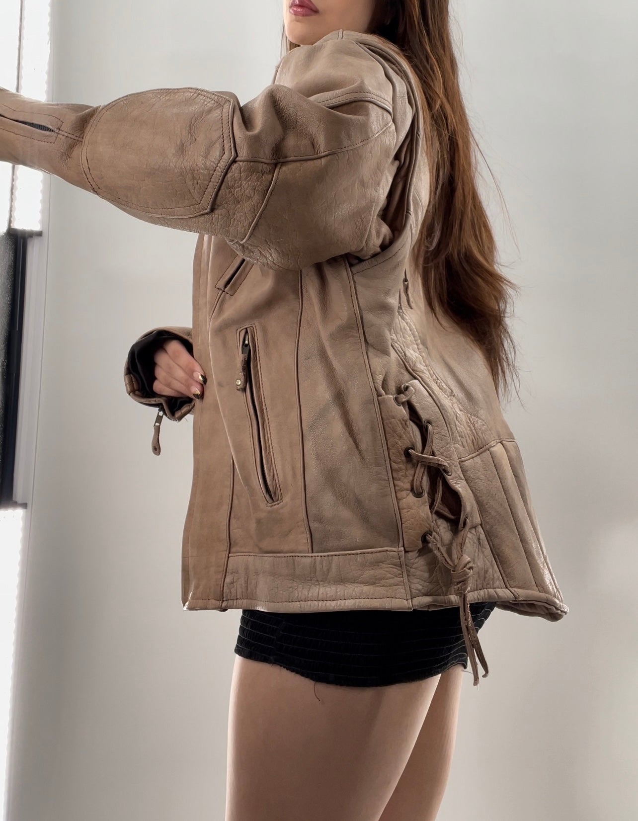 Hot Leathers Light Beige Leather Jacket Front Zipper (Size 46)