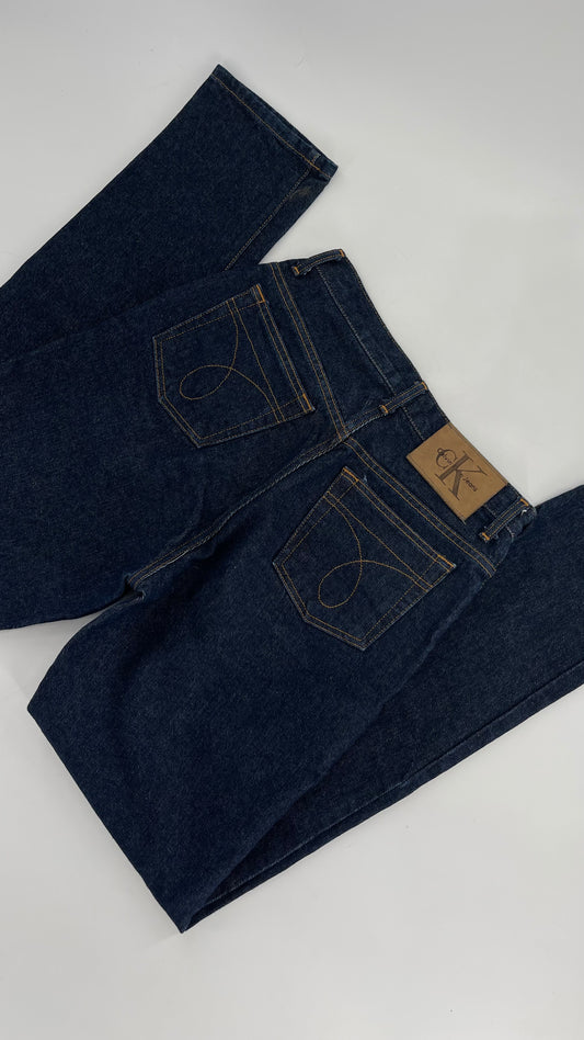 CK Calvin Kleinās Vintage Dark Wash Denim (Size 6)