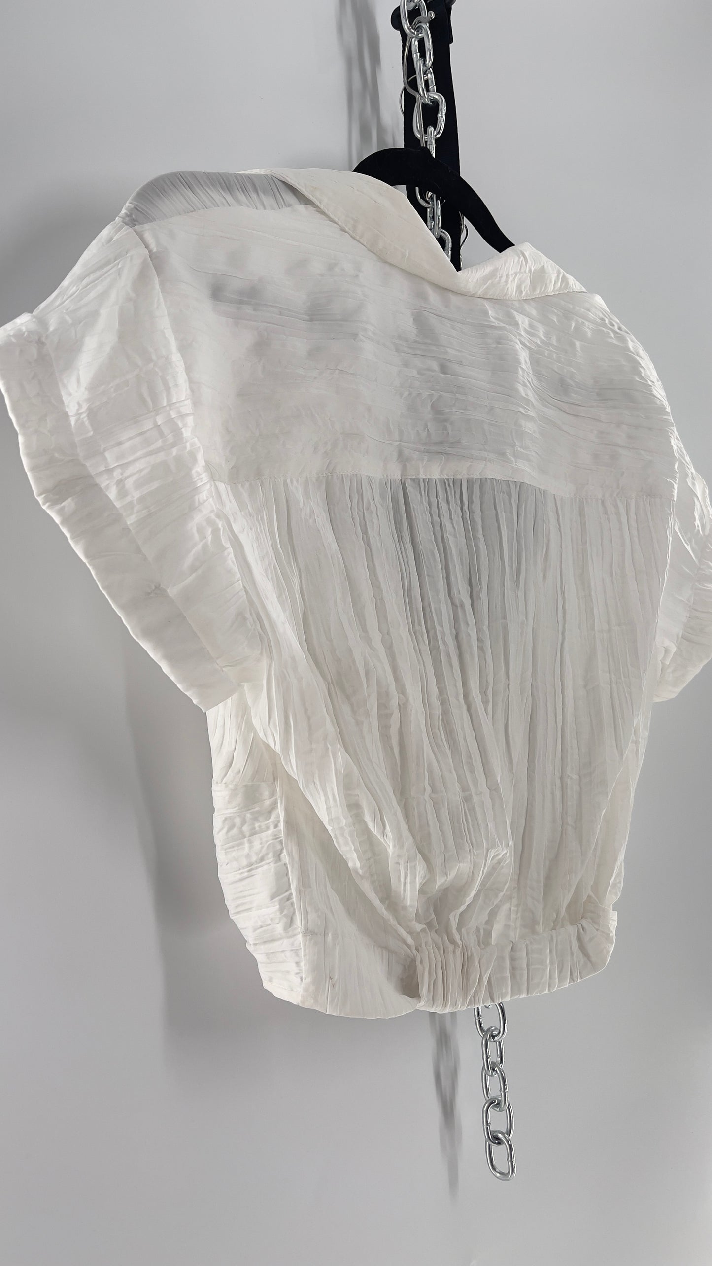 Urban Outfitters White Pleated/Crimped Tie Front Short Sleeve (Medium)