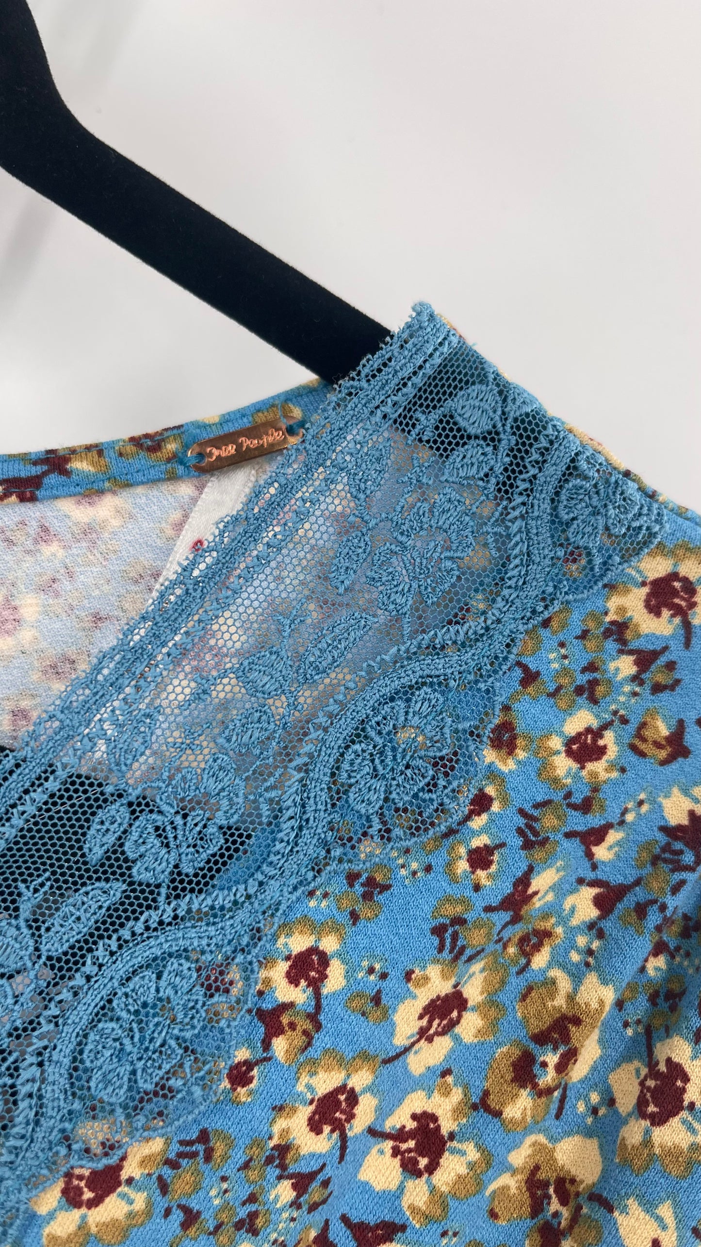 Free People Sweet Talker Blue Floral Ruched Mini Dress (Large)