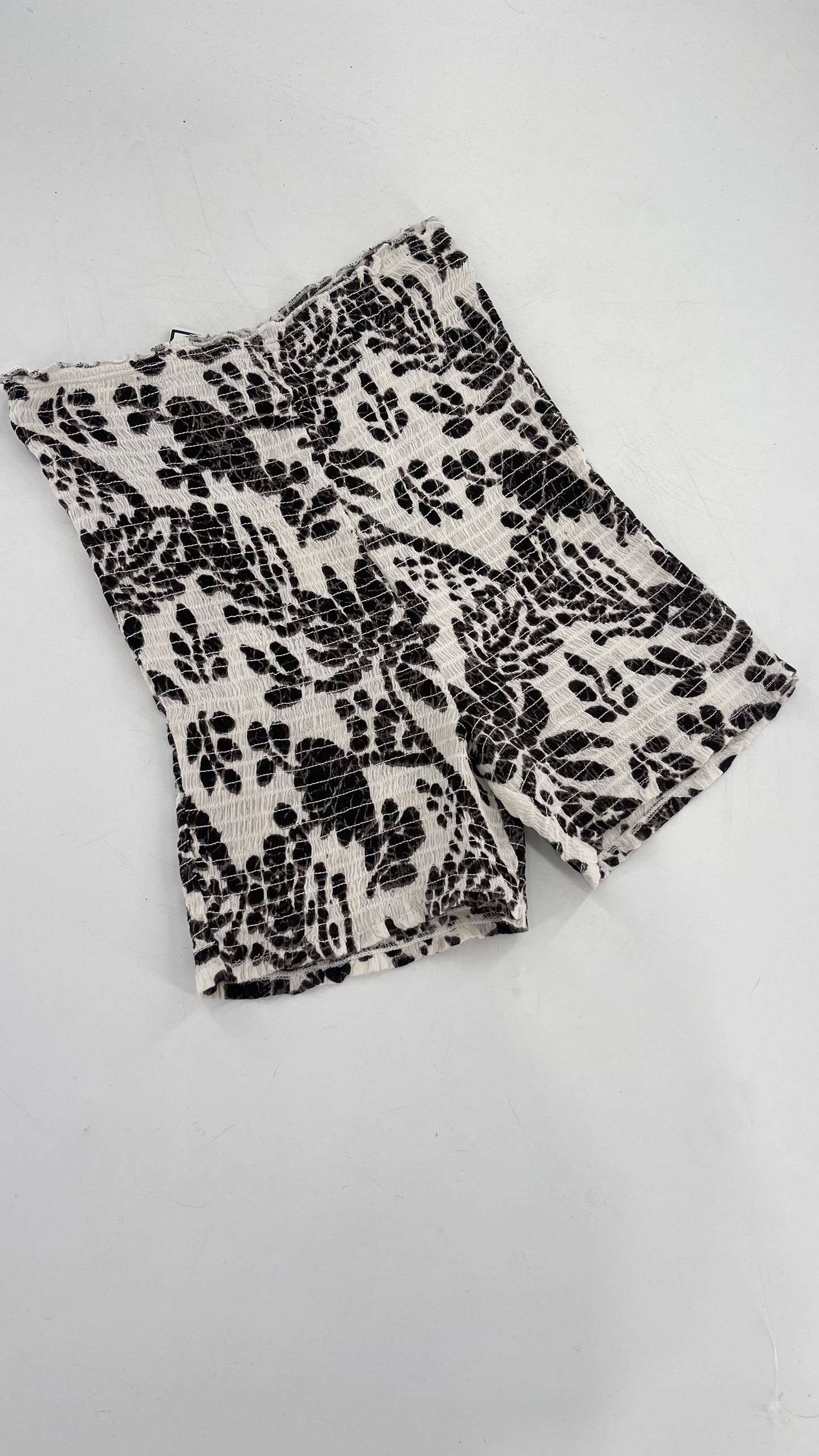 Free People White/Black Patterned Smocked Shorts (XS/S)