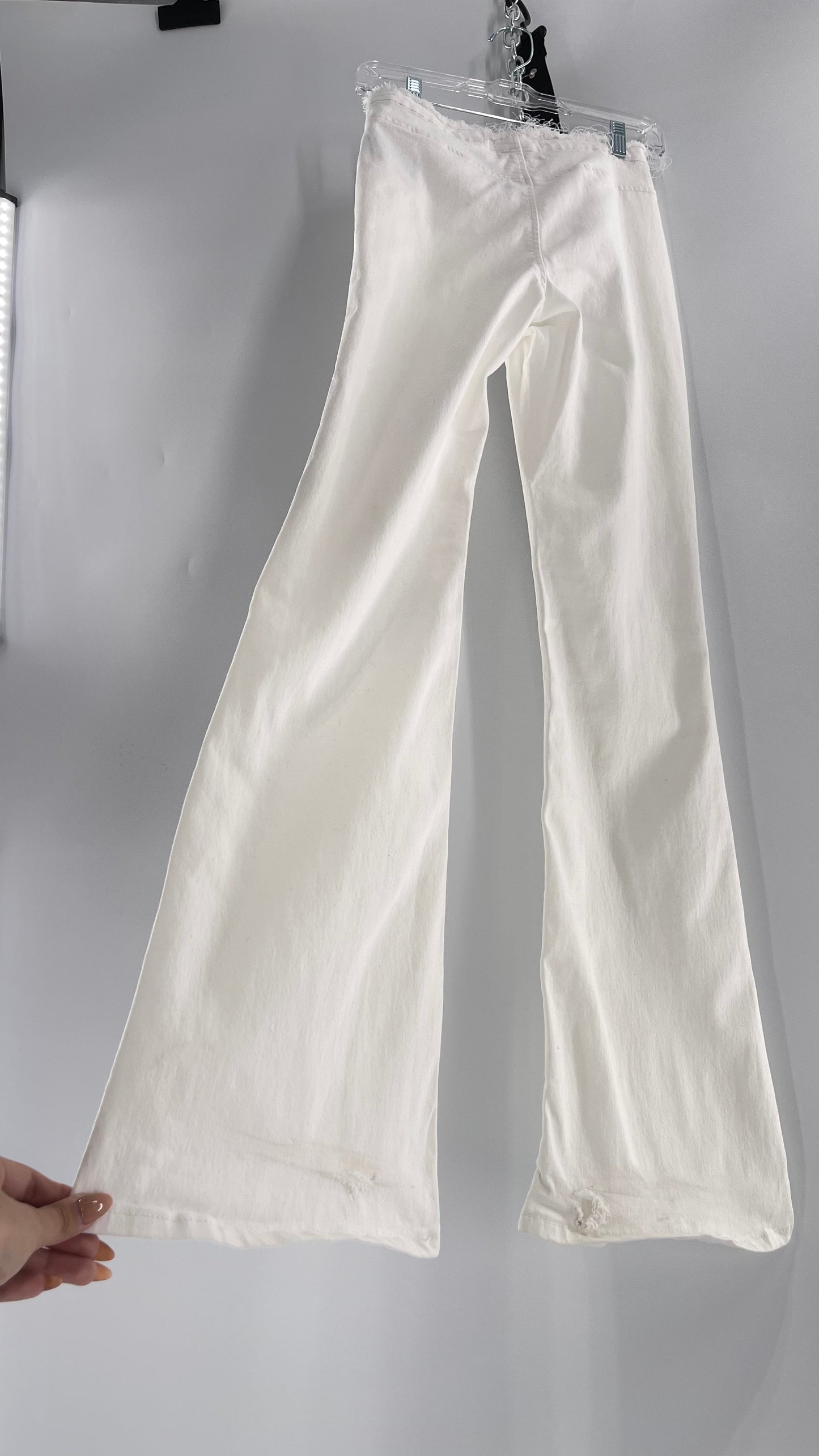 BDG White Frayed Waistline Scrunch Front Bell Bottoms (27)