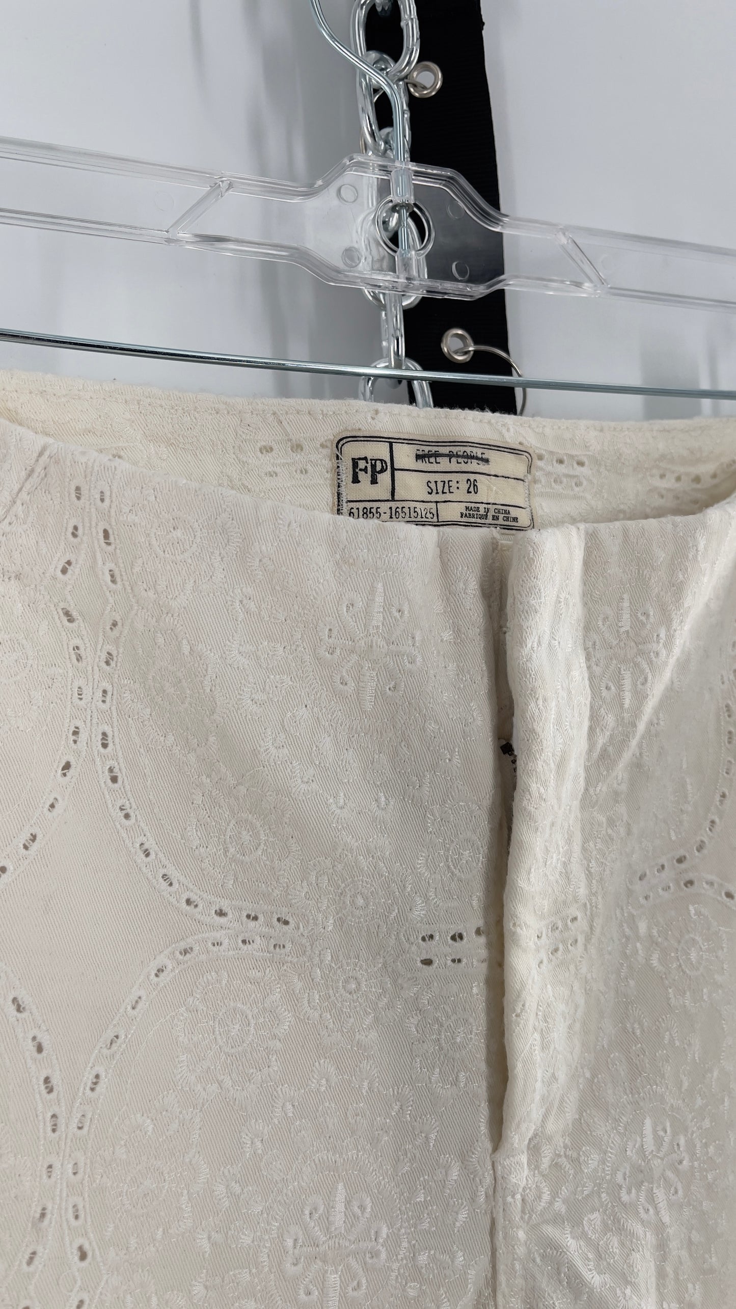 Free People White Eyelet Lace Low Rise Kick Flares (26)