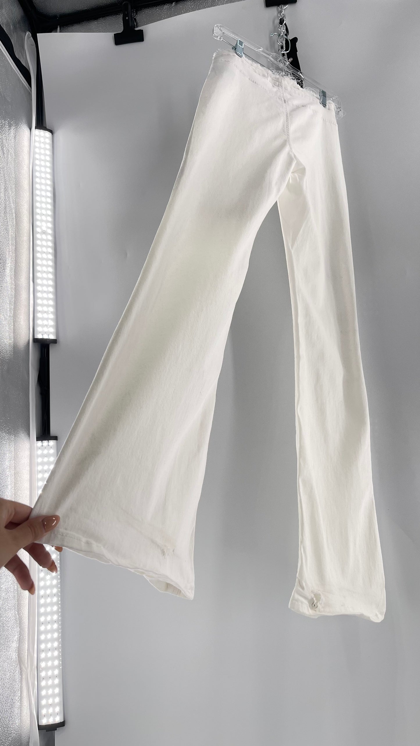 BDG White Frayed Waistline Scrunch Front Bell Bottoms (27)