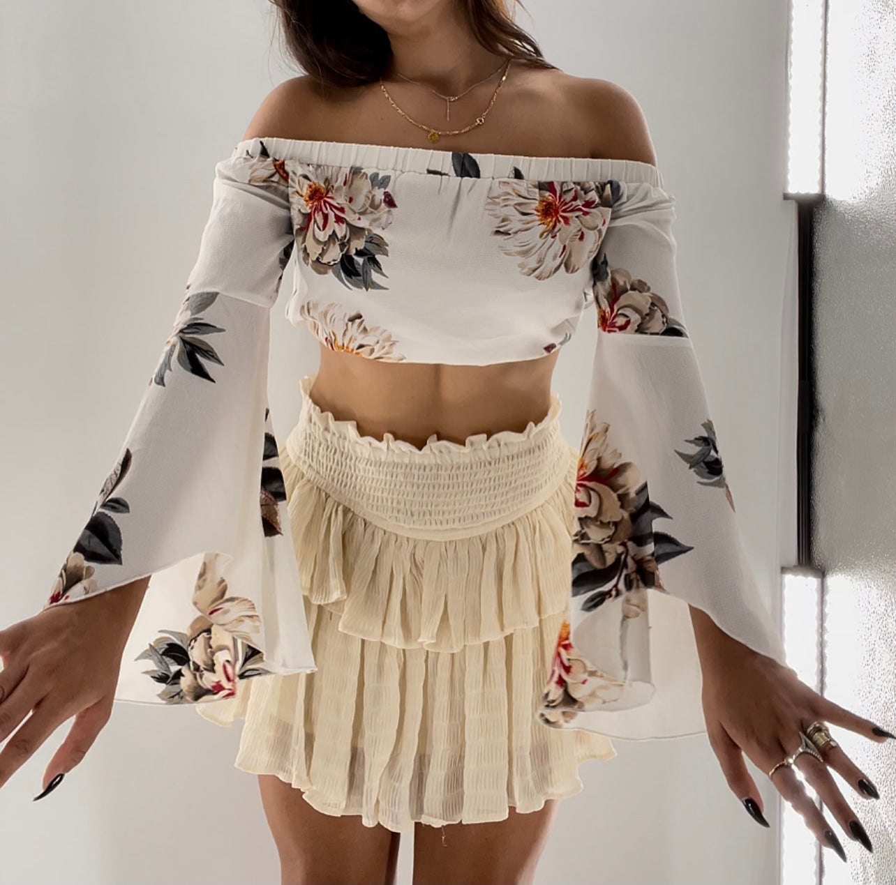 SEEK the label Bell Sleeve Floral Crop (XS)