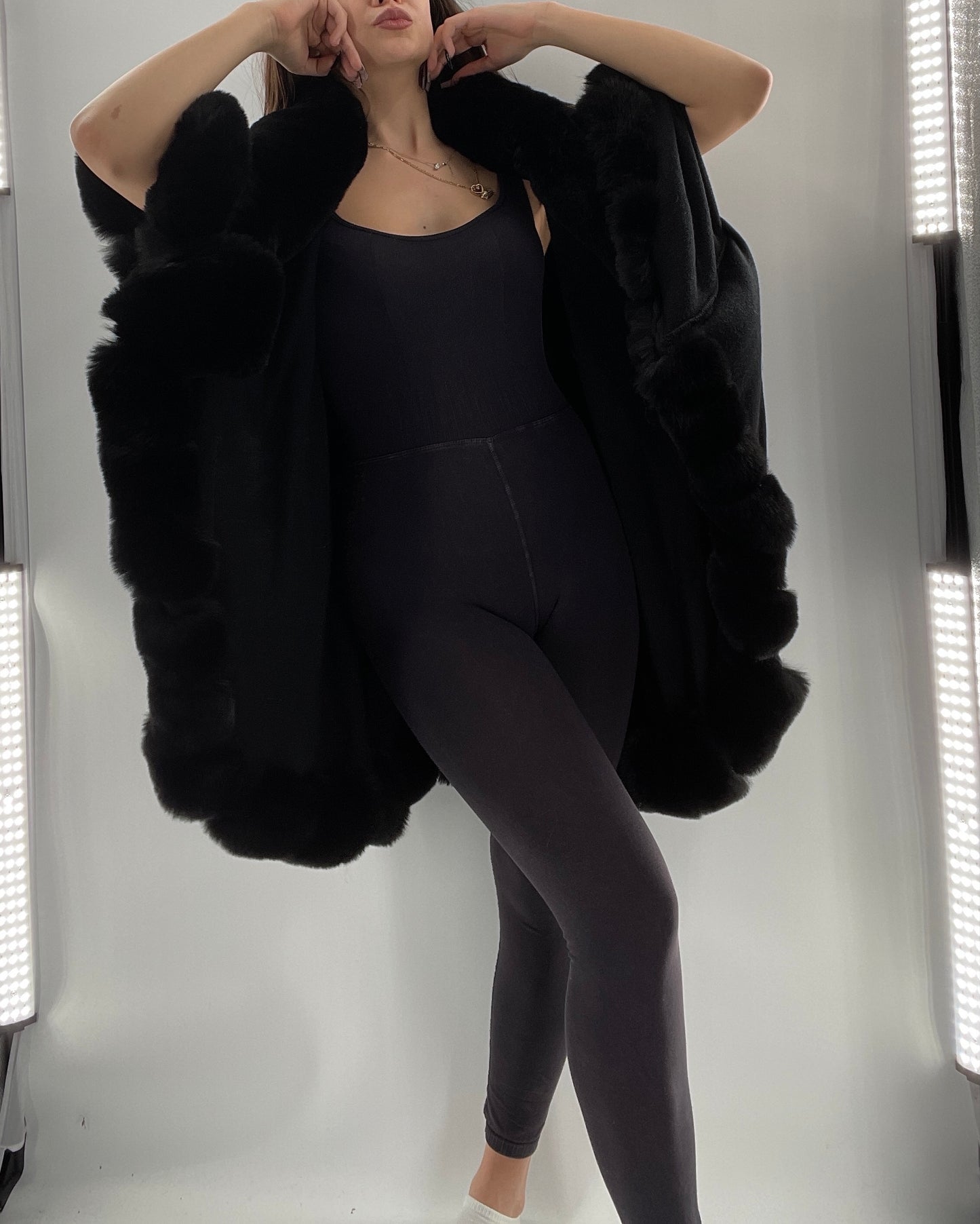 Glamorous Black Cape with Faux Fur Trim (OS)