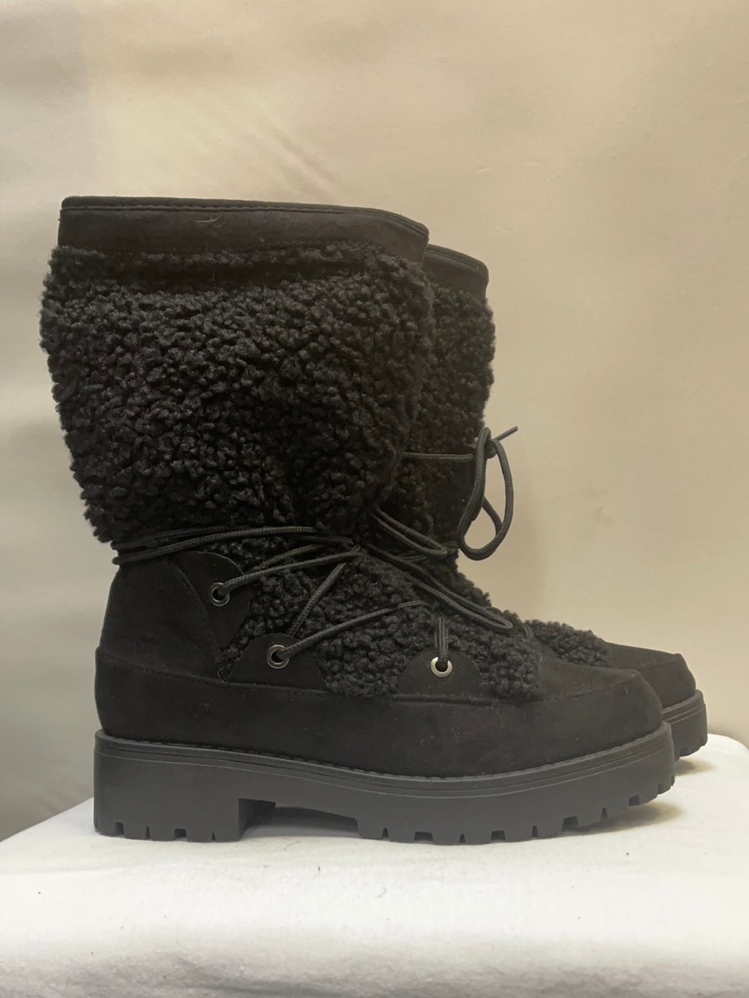 Rogue Black Boots