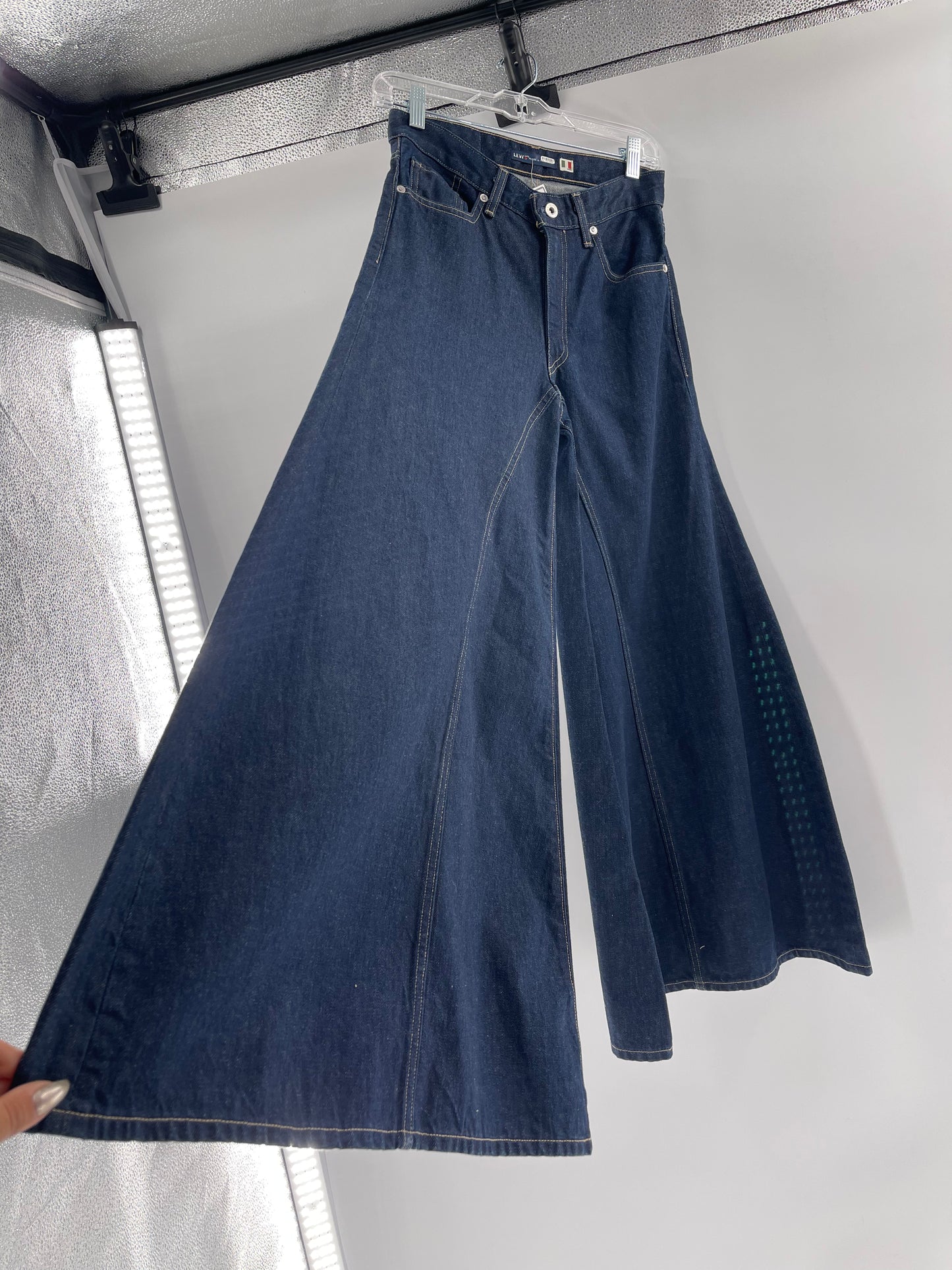 Free People x LEVI outrageous flare (Sz 25)