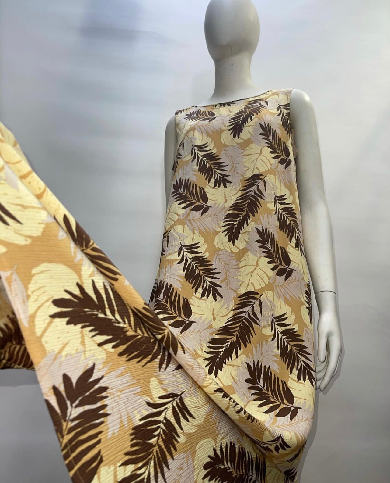 Robbie Bee *Vintage* 100% Silk Maxi Dress (Size 10)