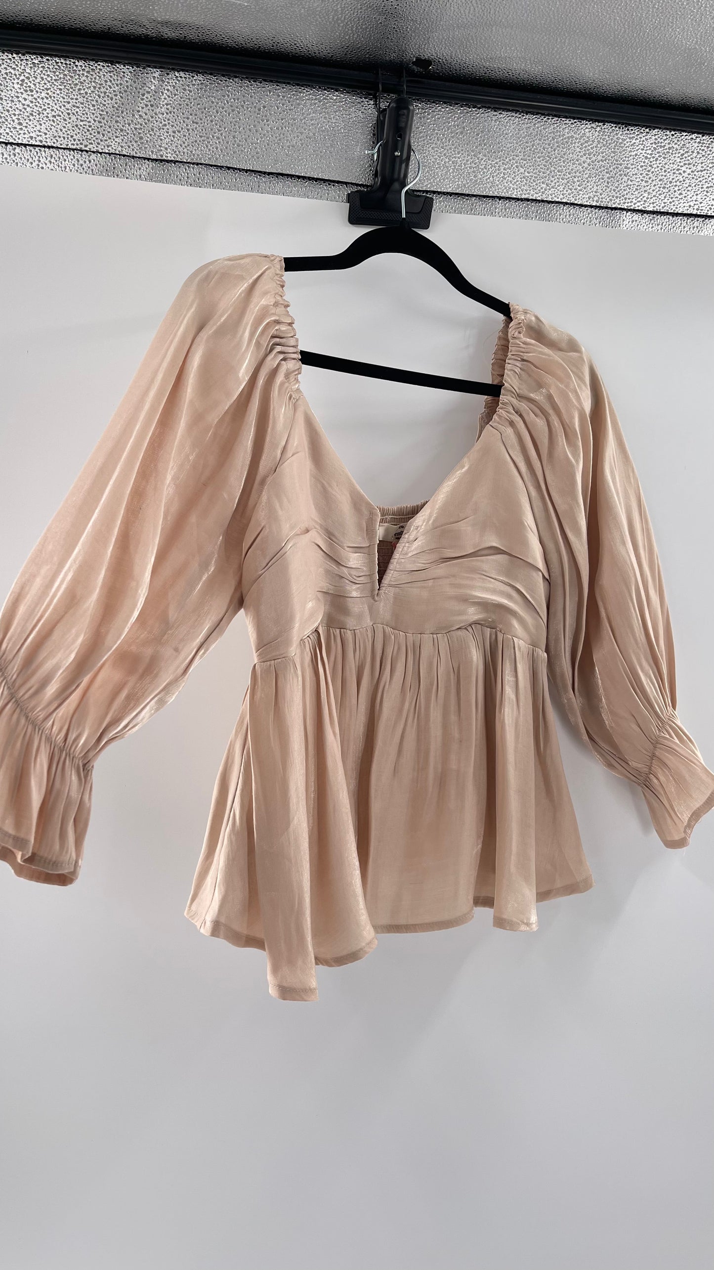 Entro Beige/Gold Metallic Cropped Peplum Top (Large)
