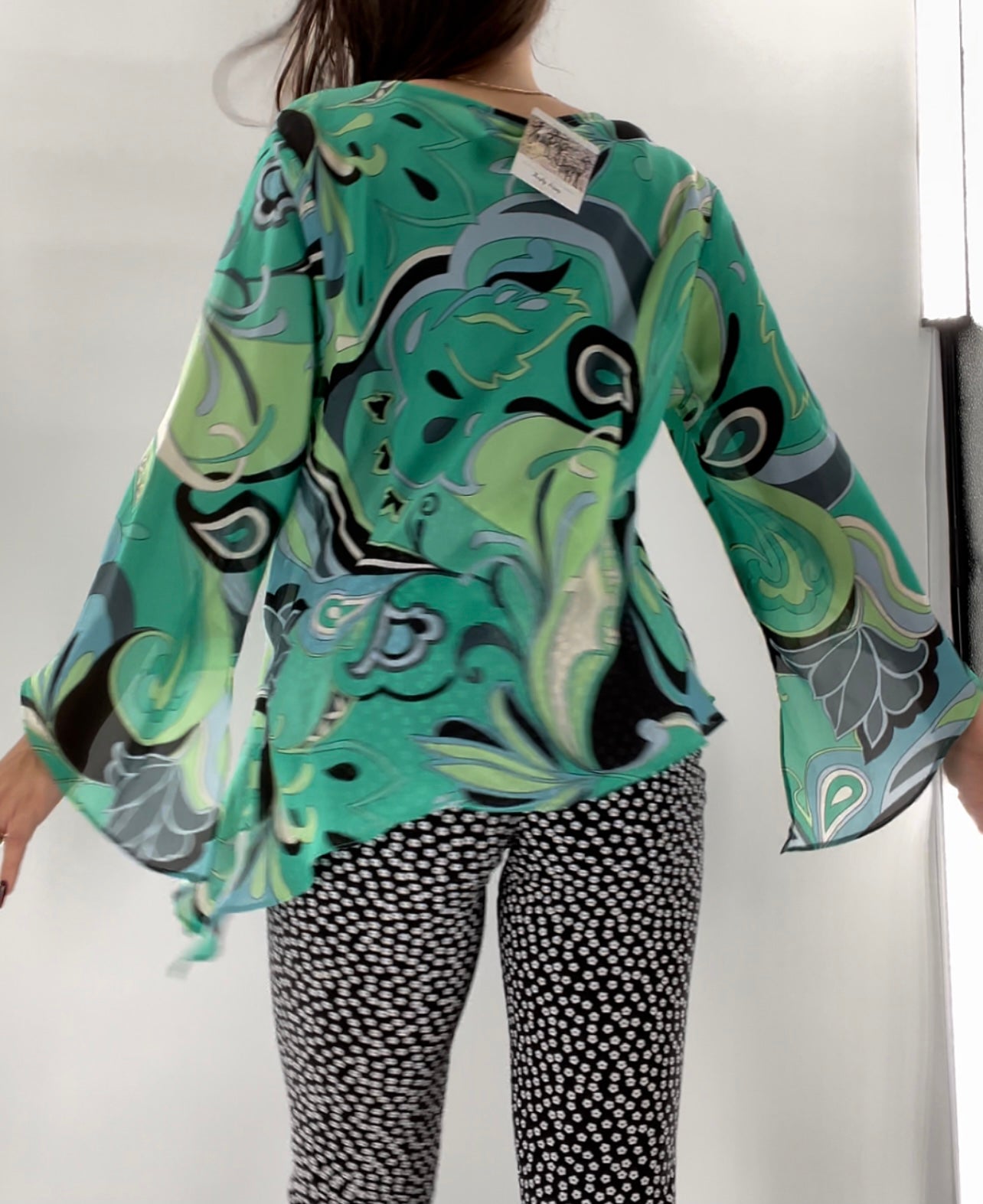 Vintage Paisley Asymmetric Long Sleeve (Large)