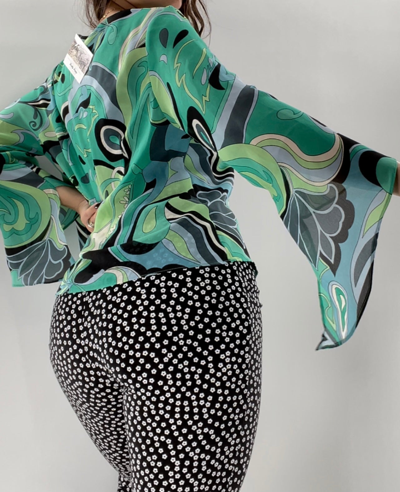 Vintage Paisley Asymmetric Long Sleeve (Large)