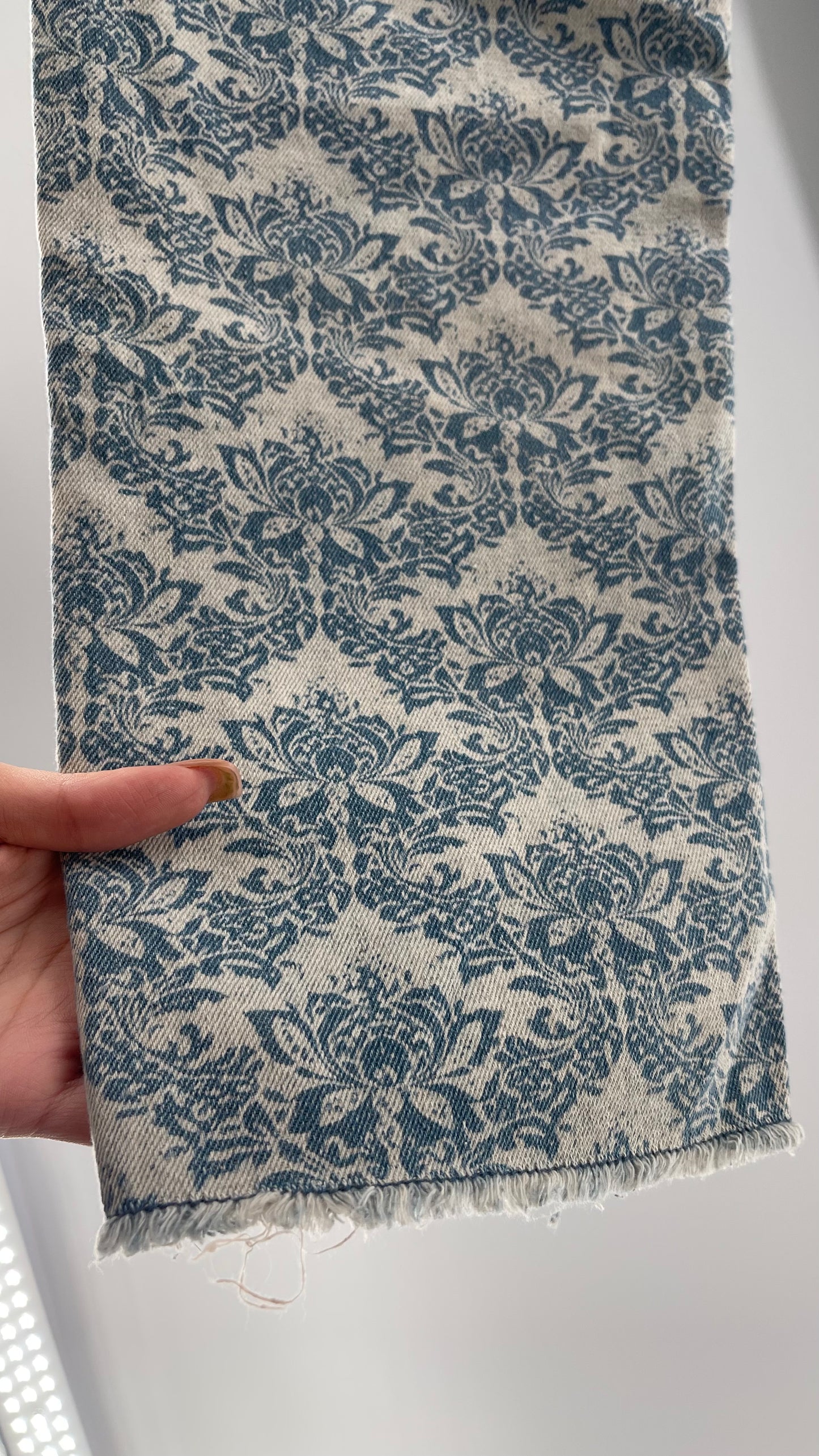 FairPlay Los Angeles Paisley Brocade Jeans (32)