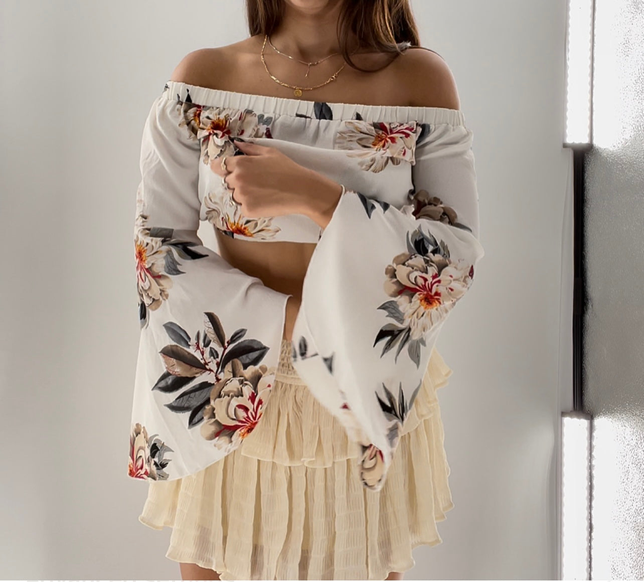SEEK the label Bell Sleeve Floral Crop (XS)