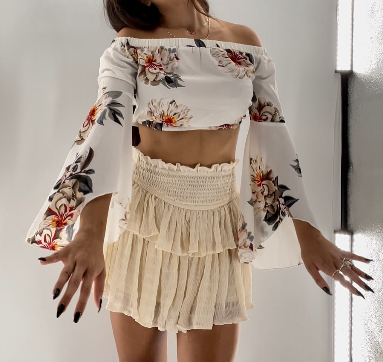 SEEK the label Bell Sleeve Floral Crop (XS)