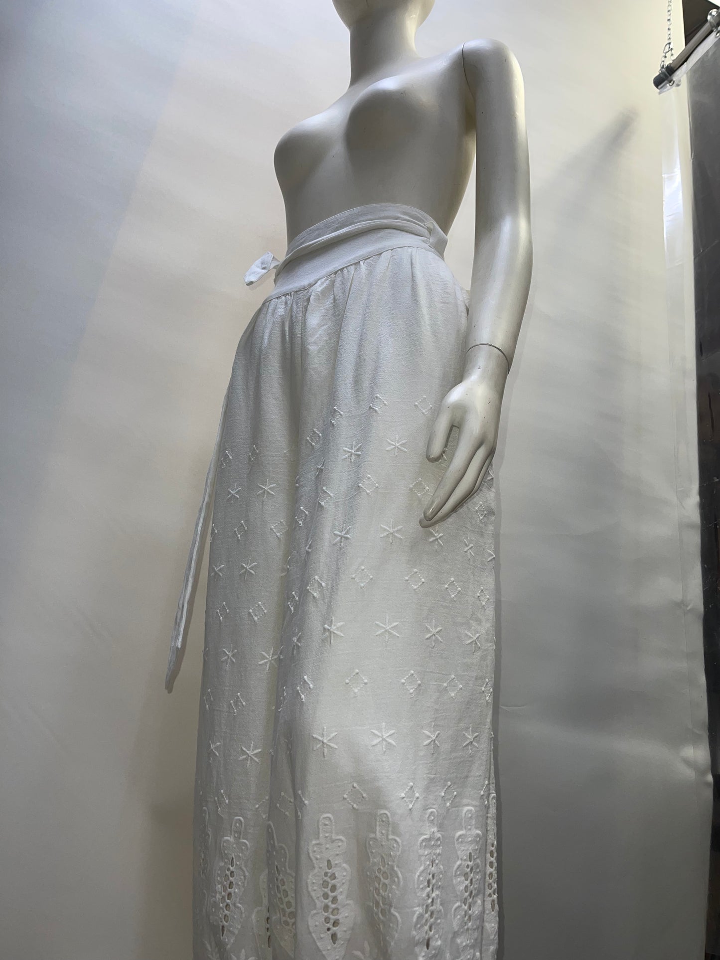 Free People - White Haram / Gypsy Embroidered Pants (Size 12)