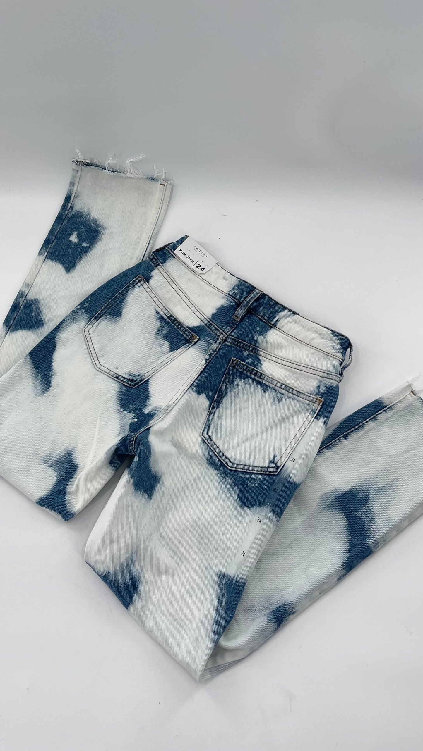 Pacsun Tie Dye Bleach Tagged Mom Jeans (24)