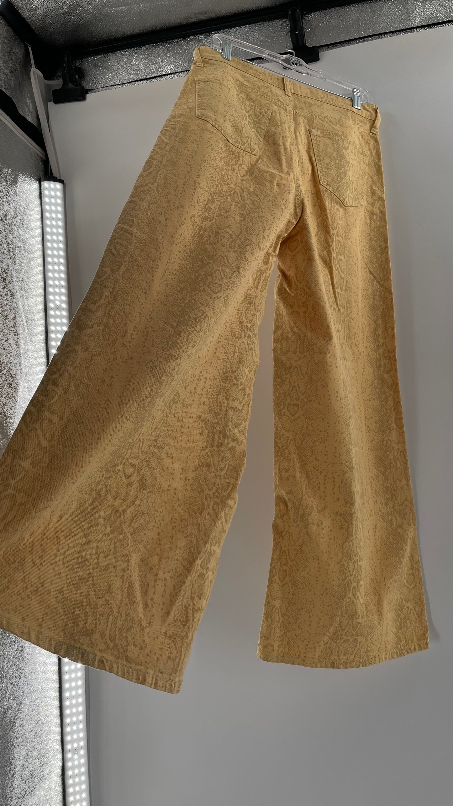 BDG Urban Outfitters Wide Leg Snake Skin Print Jeans (31)