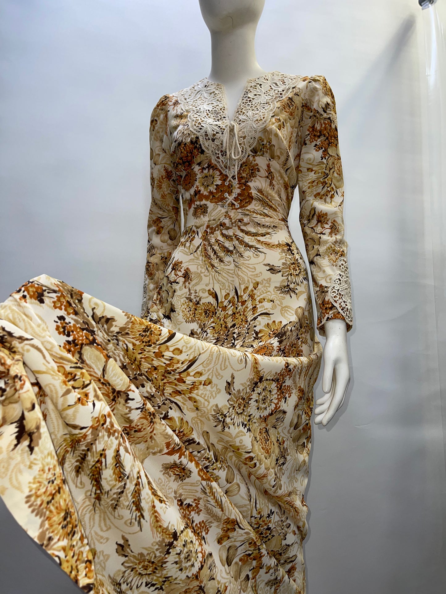 Genuine 70's Prairie Yellow Flower Patterned Midi Dress (Vintage Size 9/XS)