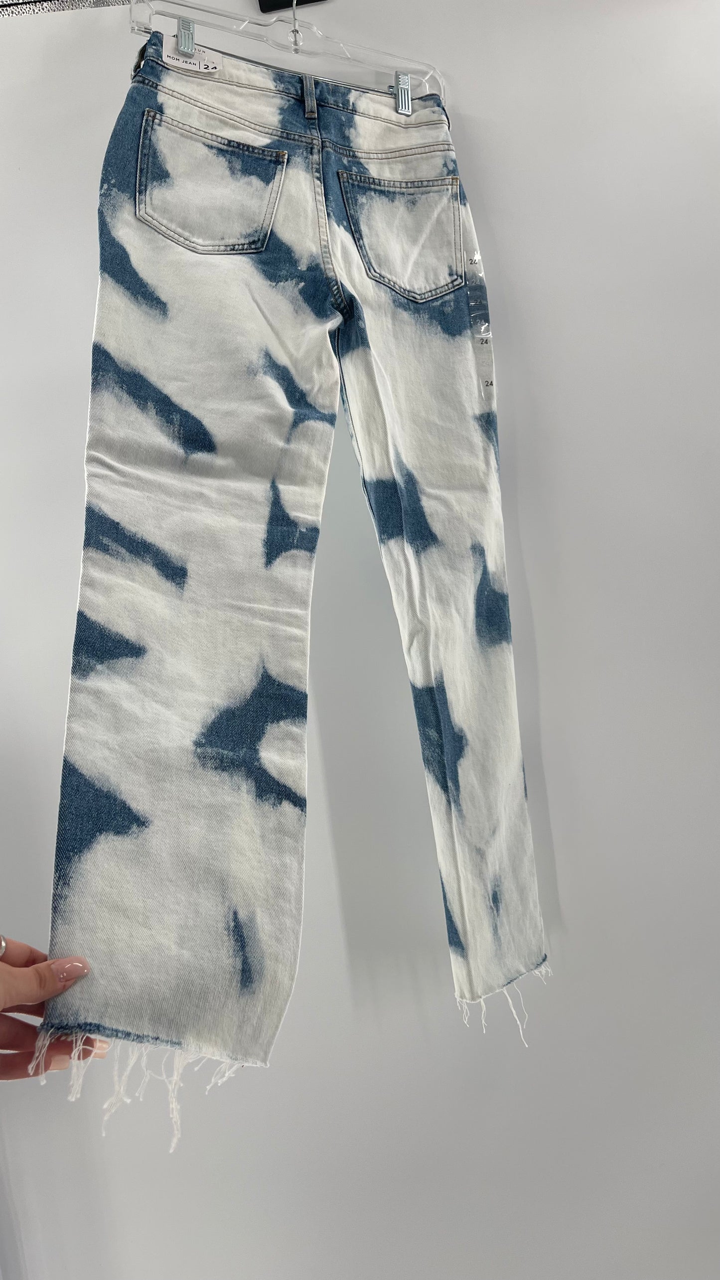 Pacsun Tie Dye Bleach Tagged Mom Jeans (24)