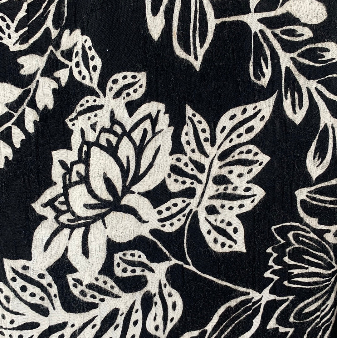 Notations Woman - Vintage Black and White Leaf Maxi Dress (Size 1X)