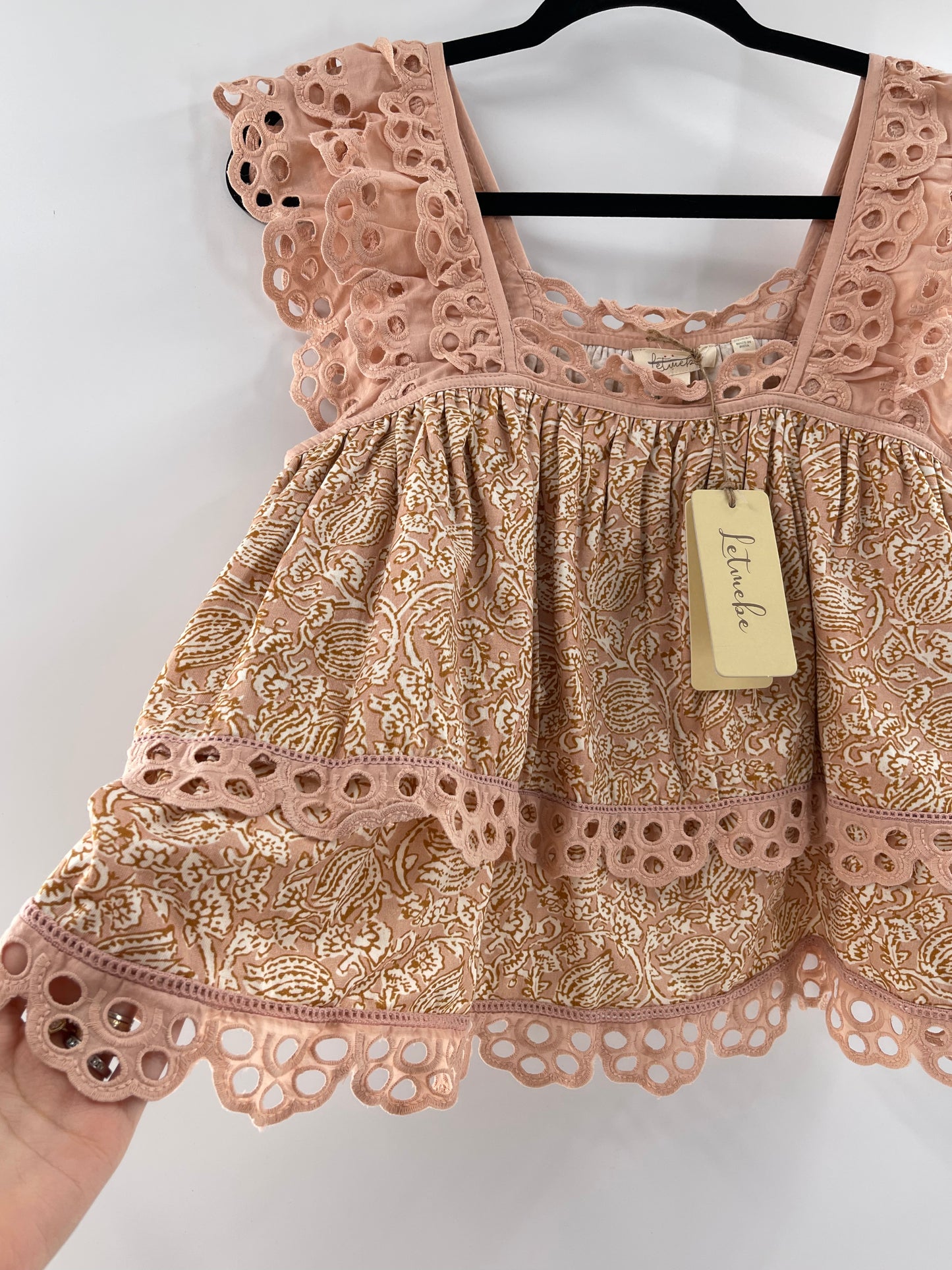 Anthropologie Let me Be Delicate Ruffle Sleeve Tank (Small)