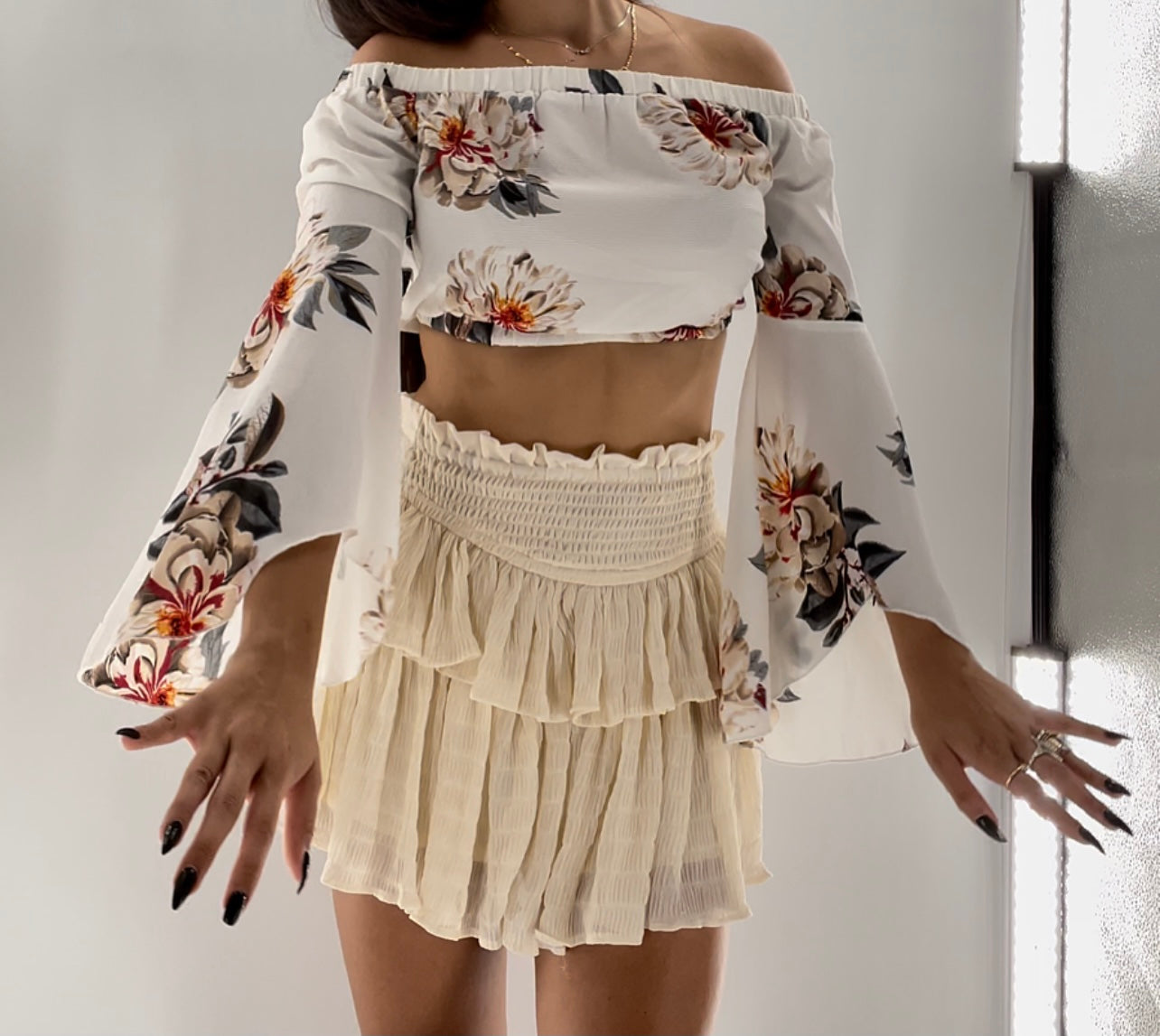 SEEK the label Bell Sleeve Floral Crop (XS)