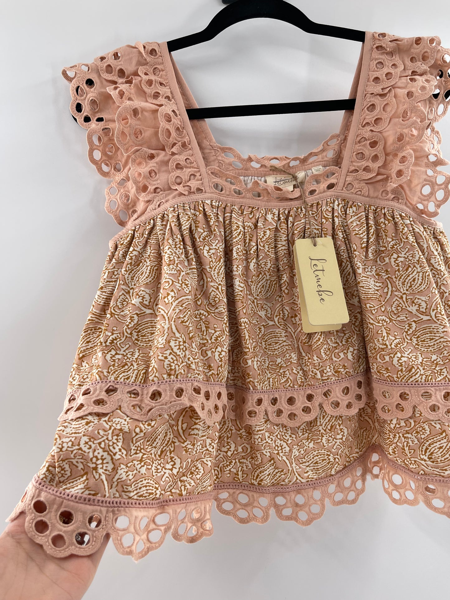 Anthropologie Let me Be Delicate Ruffle Sleeve Tank (Small)